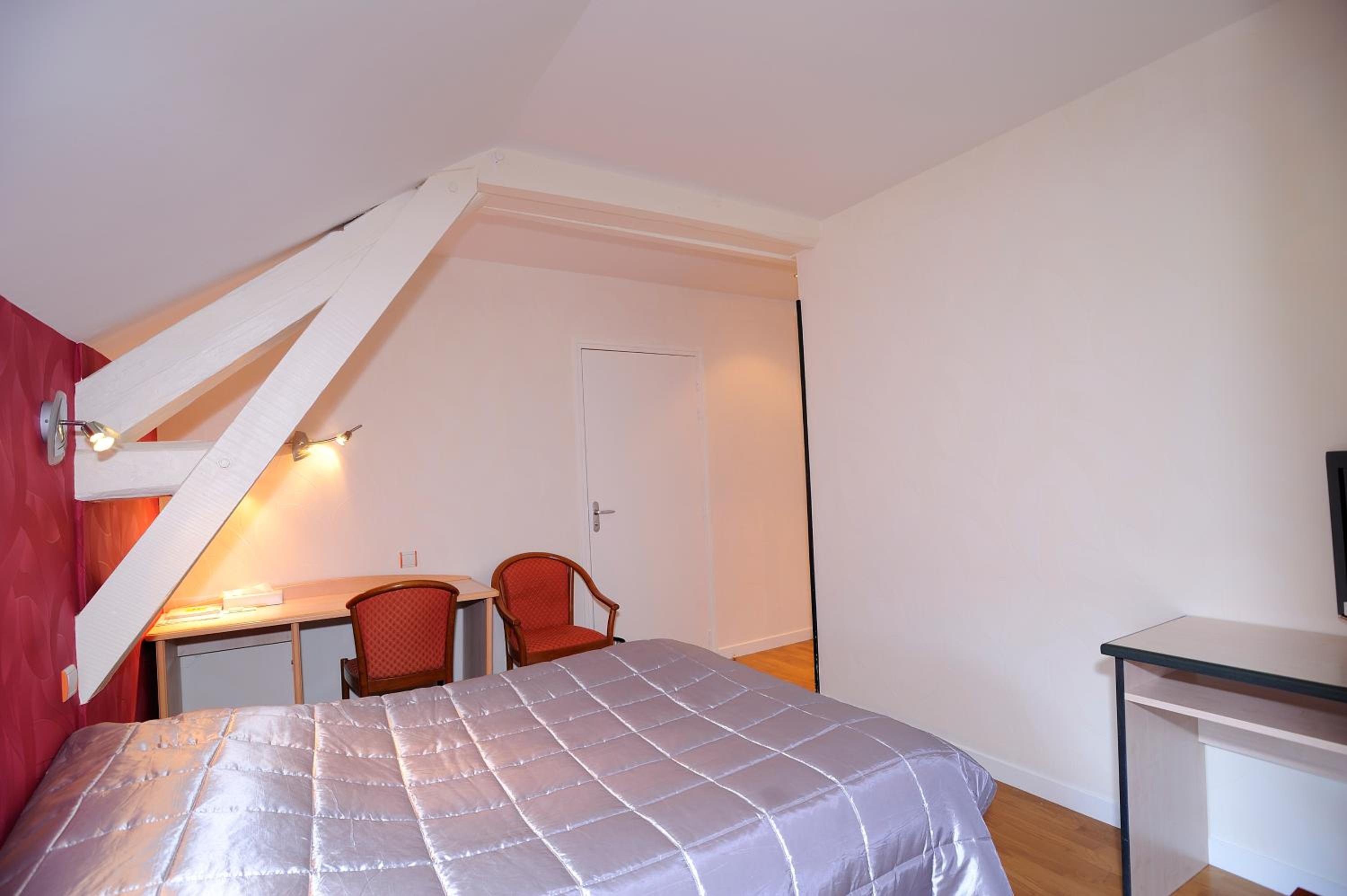 Queen Room photo 3