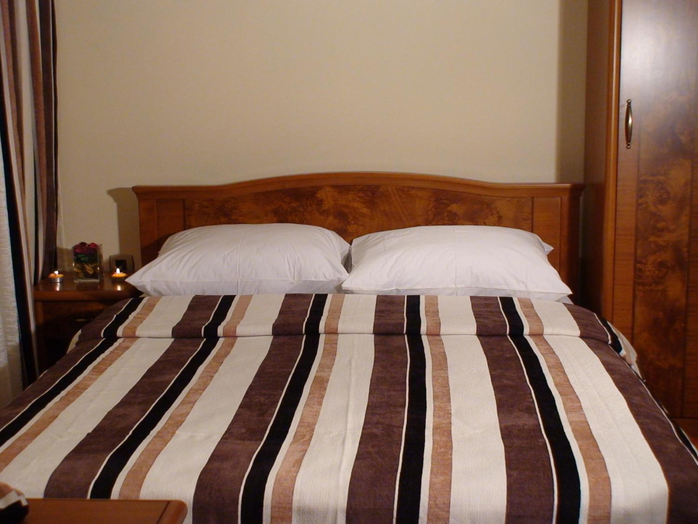 Double or Twin Room - Photo 2