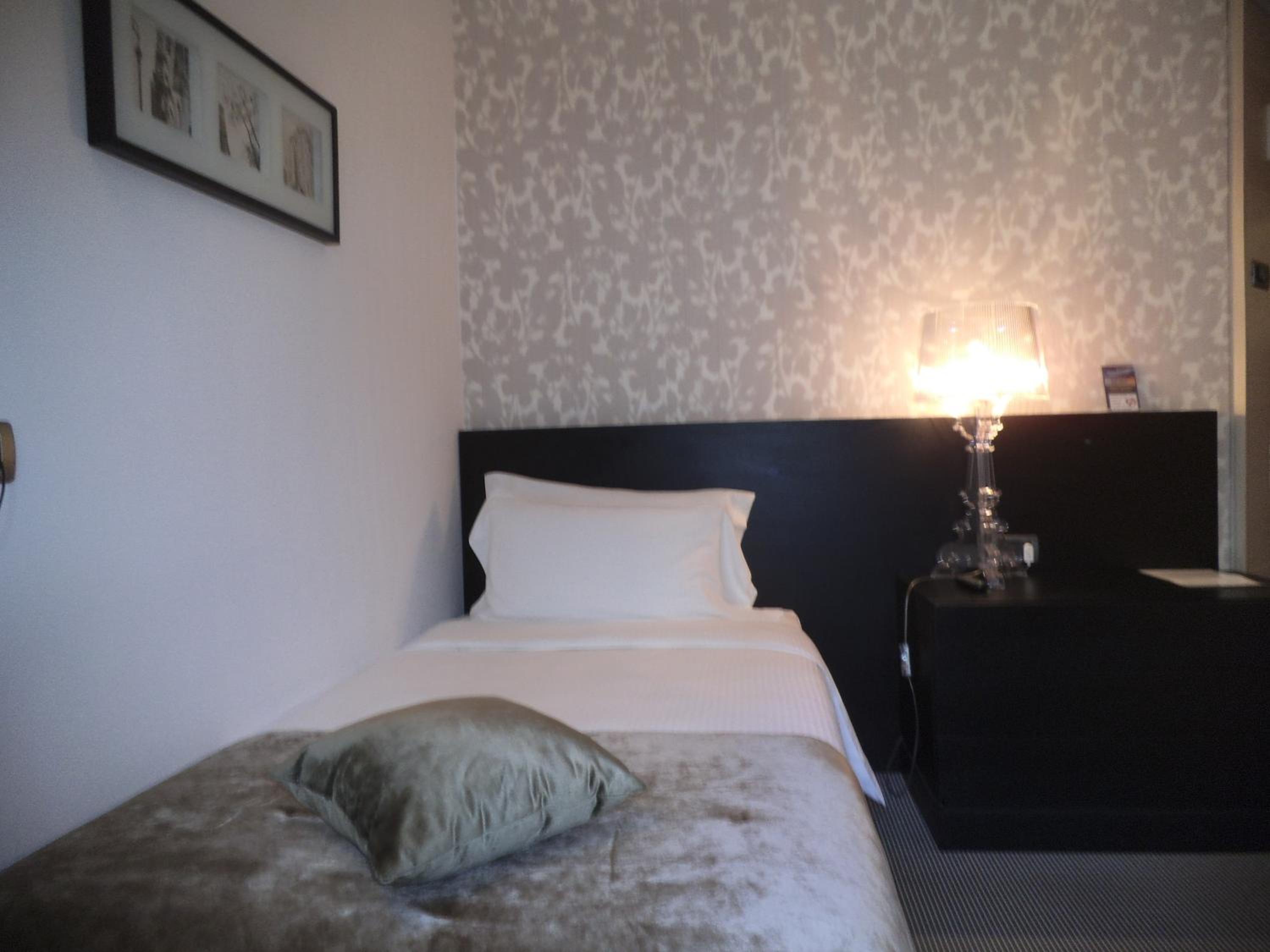Single Room photo 2