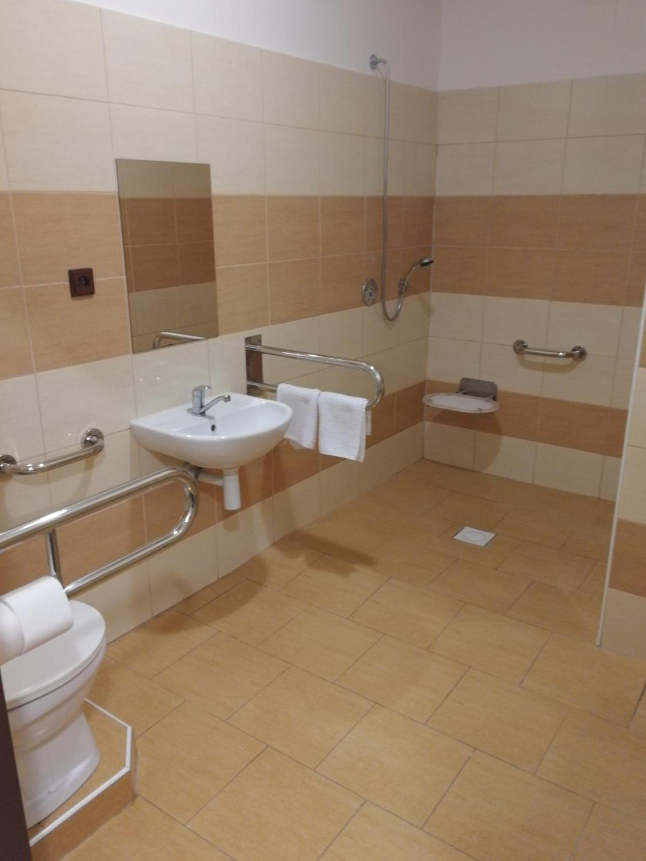Quadruple Room with Bathroom photo 2