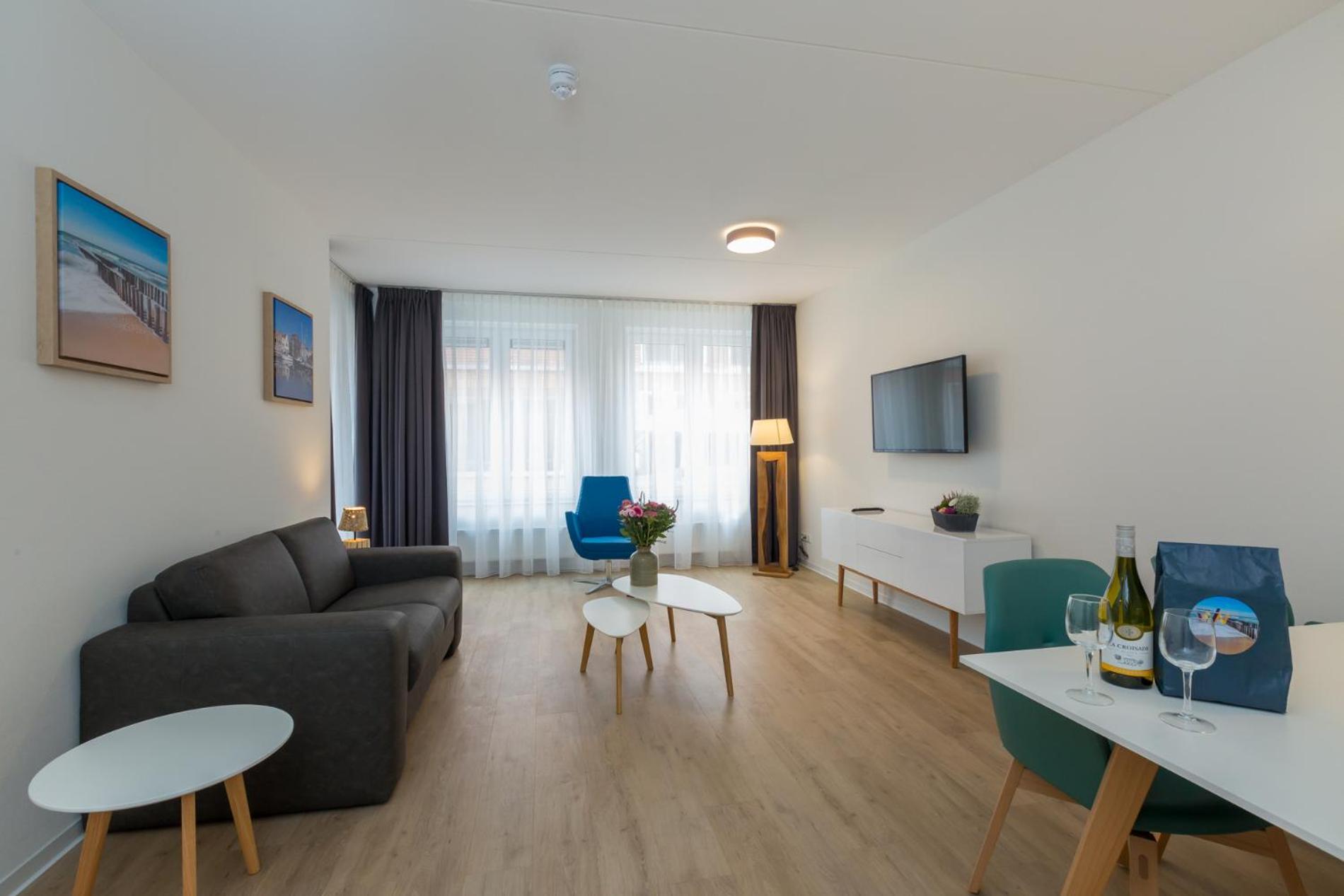 Luxe 3-People Apartment photo 1