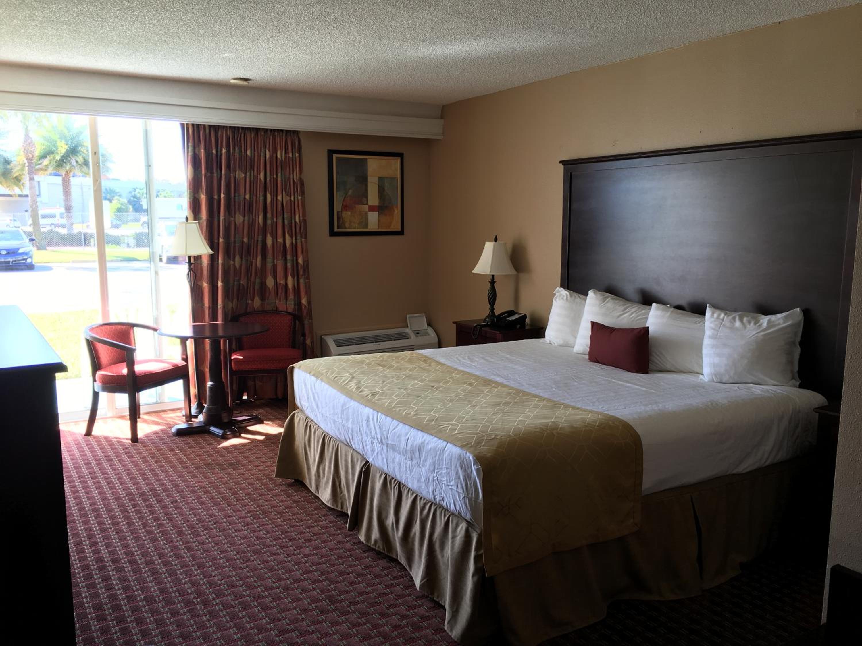 King Room- Non-Smoking - Photo 3
