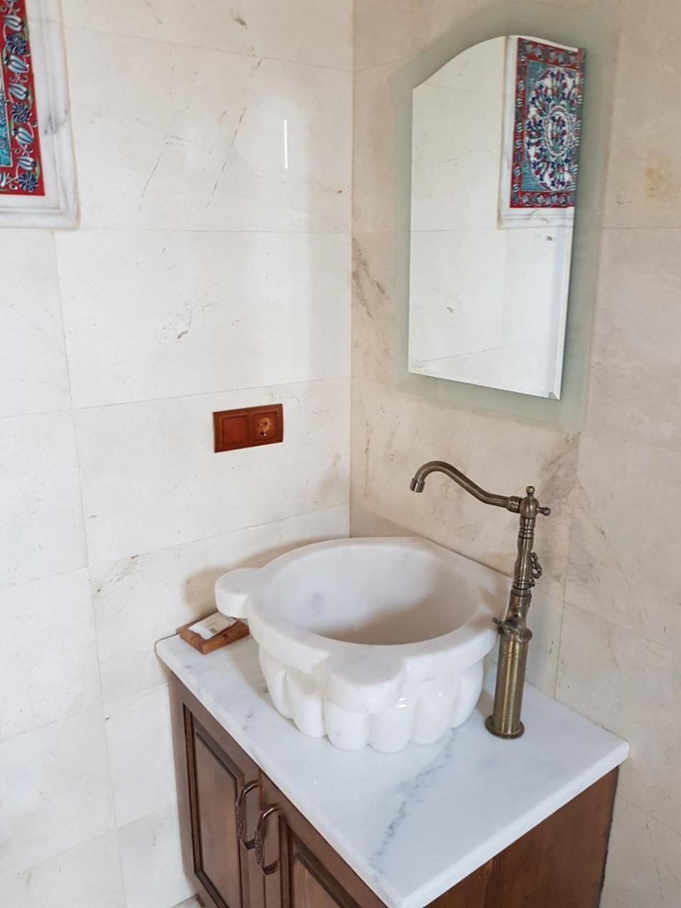 Deluxe Stone Room photo 2