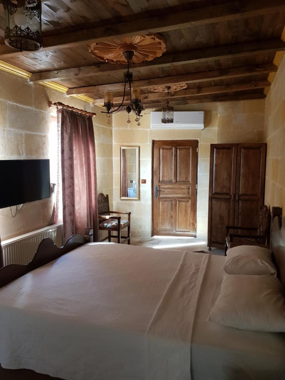 Deluxe Stone Room photo 1