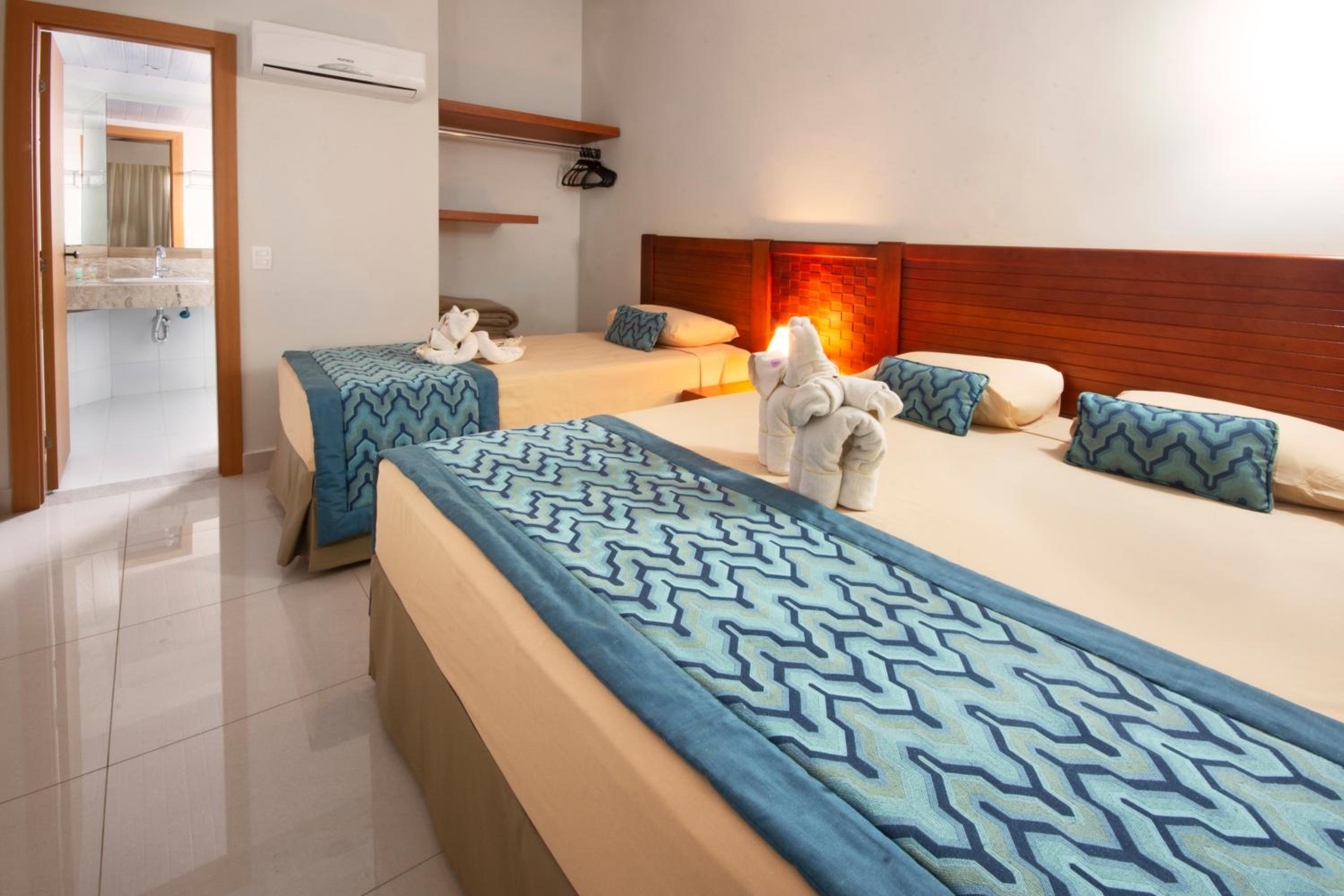 Master Suite with Access to Hot Park and Parque das Fontes photo 2