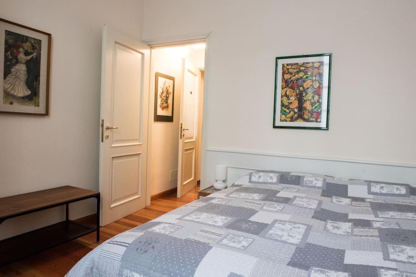 Double Room with Private Bathroom - Photo 3
