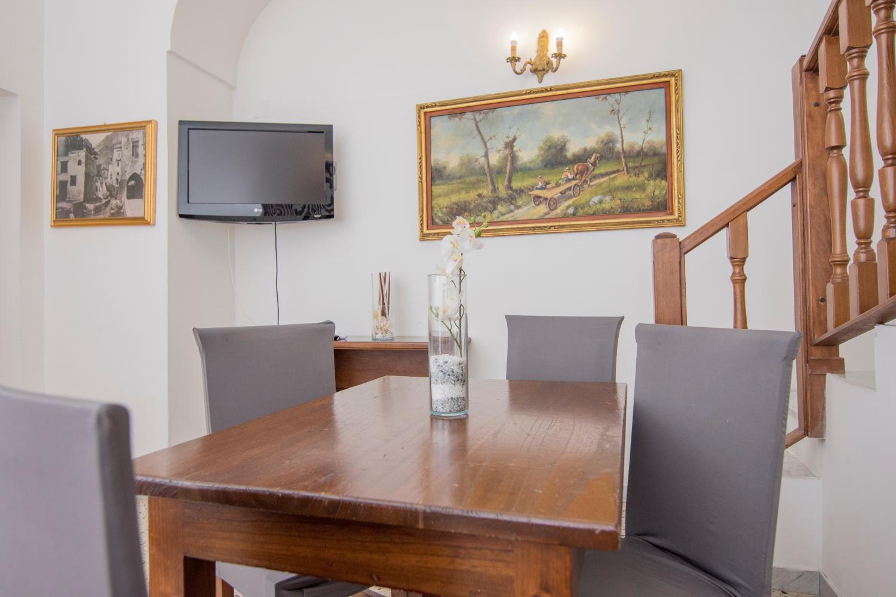 Suite - Photo 3