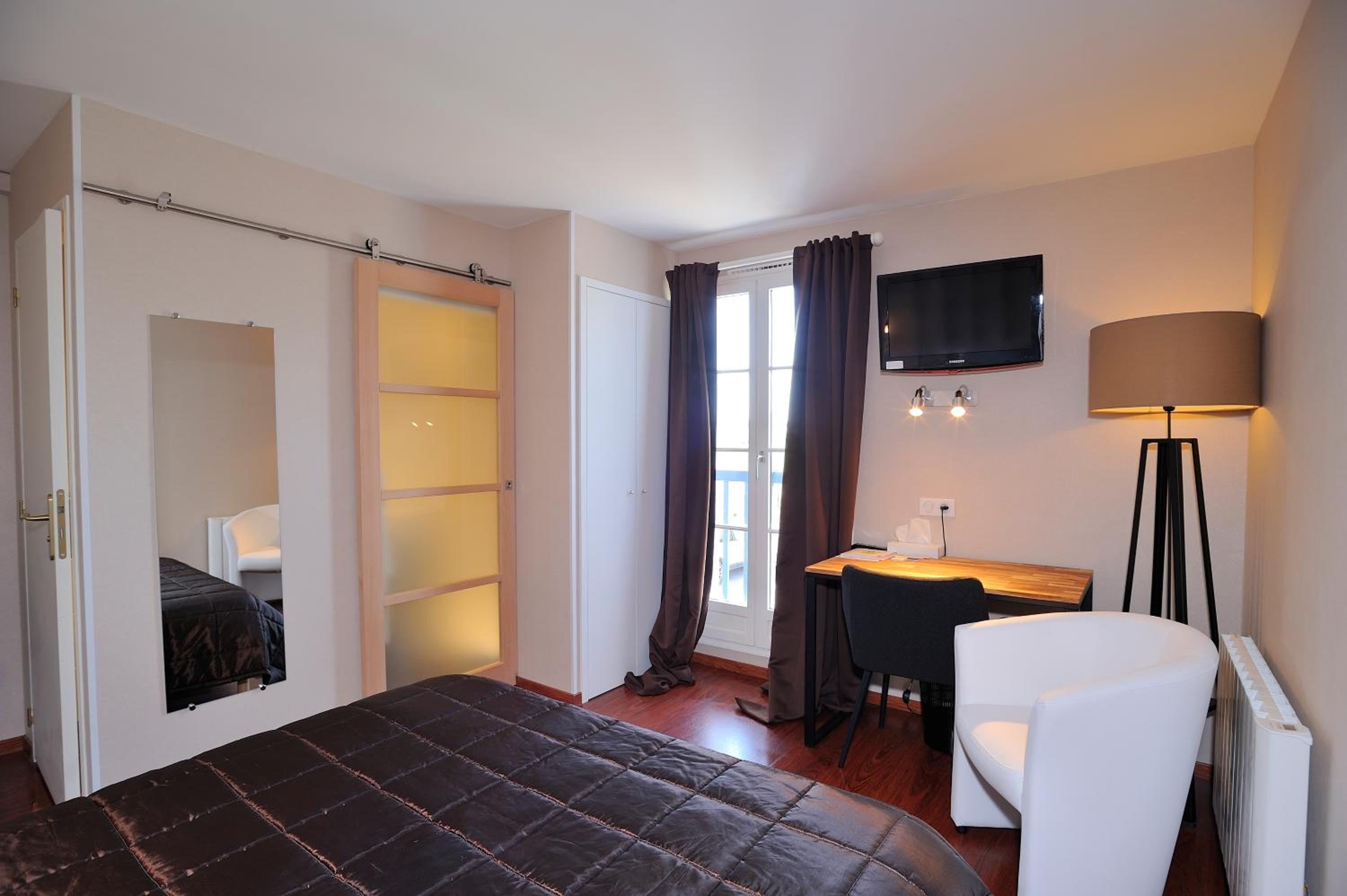 Double Room - Photo 9