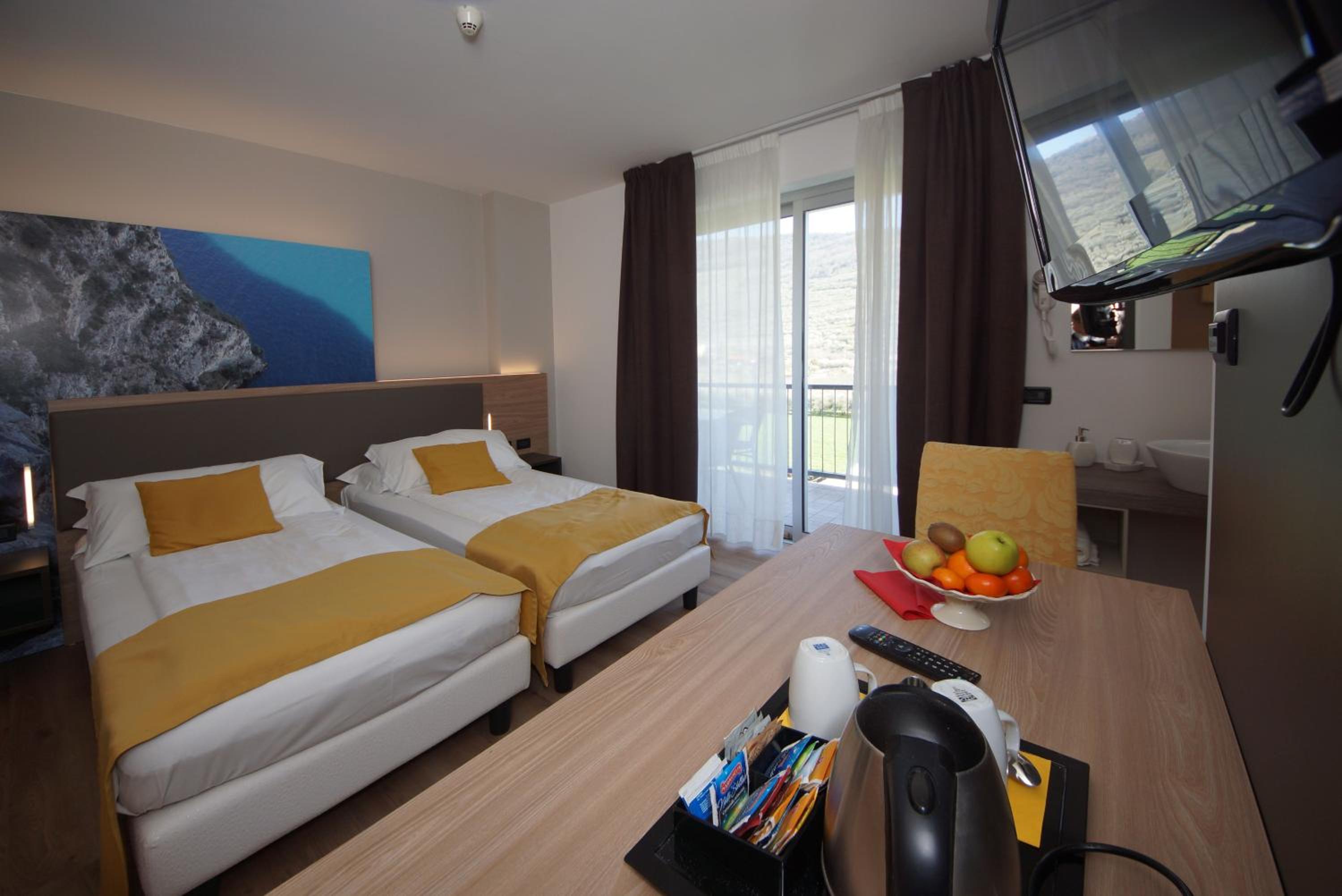 Suite - Photo 6