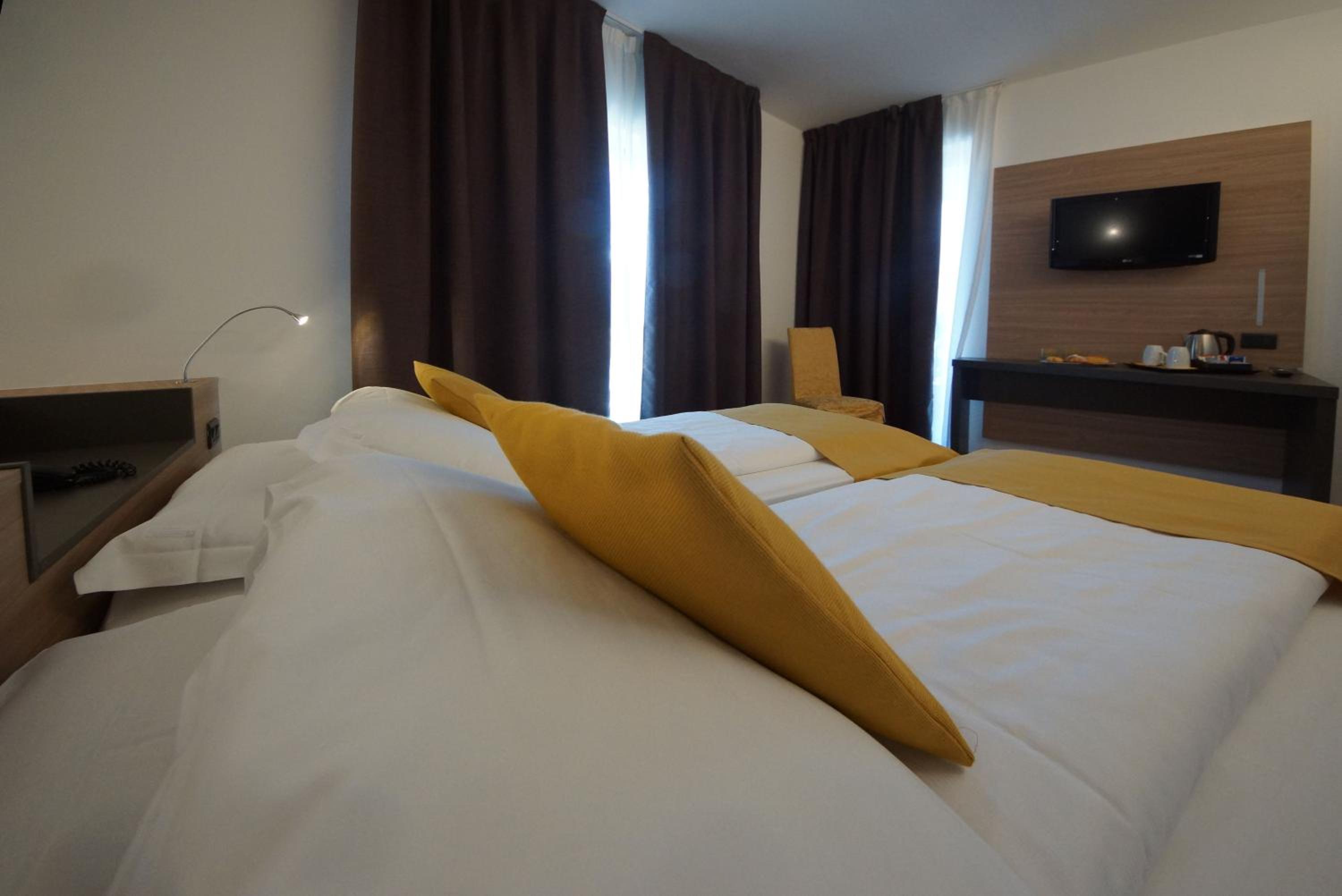 Economy Double Room photo 3