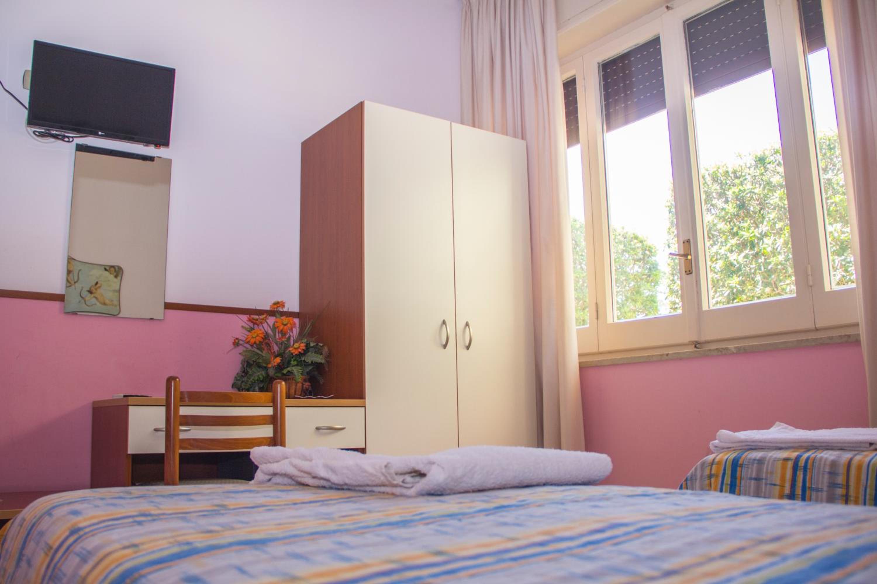 Double or Twin Room photo 3