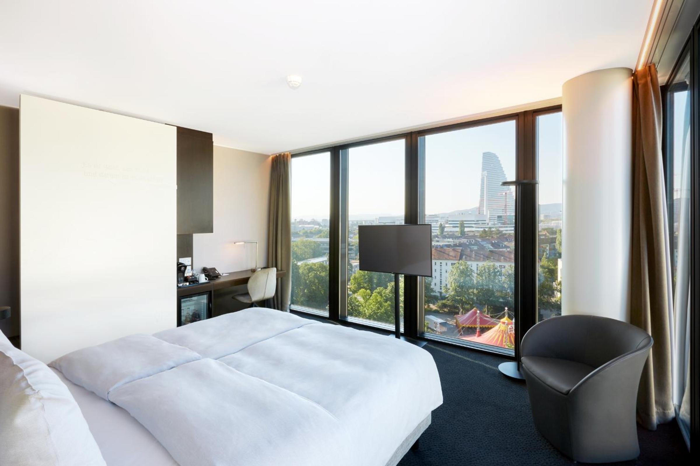Business Room With Lounge Access
