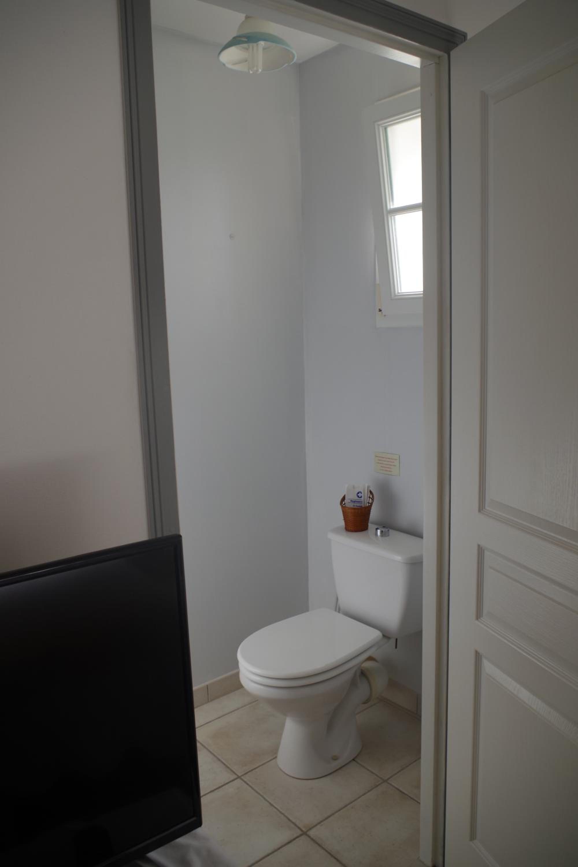 Double Room with Garden View - Photo 4