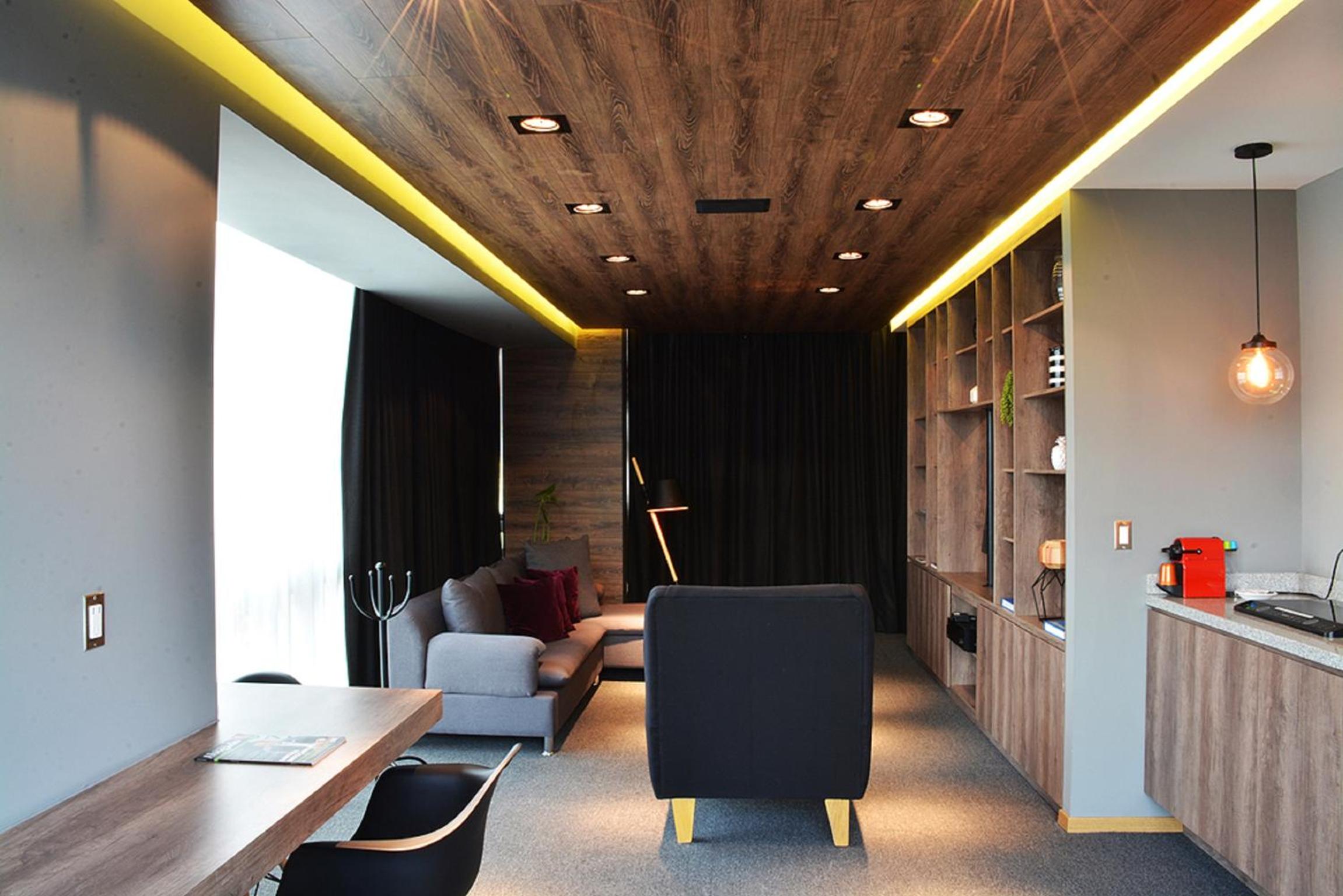 Deluxe Suite - Photo 18
