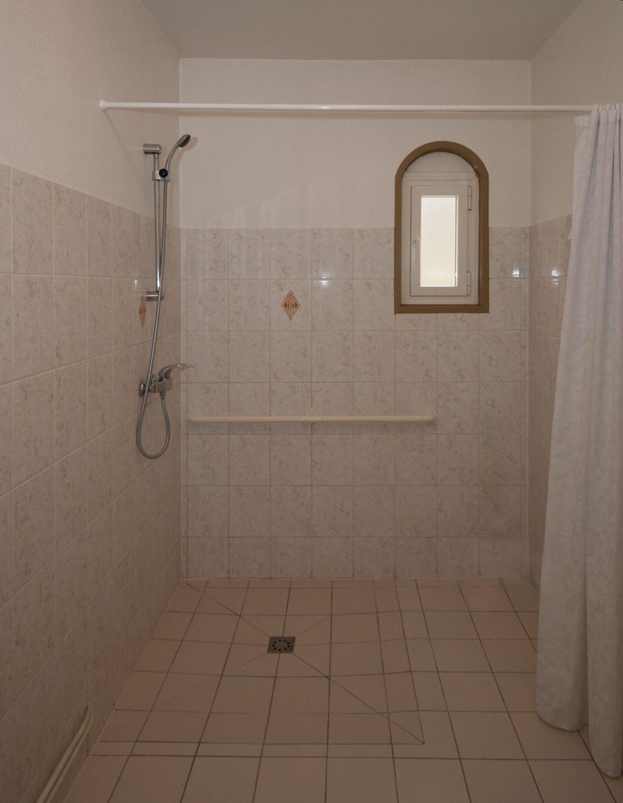 Double Room - Disability Access photo 2