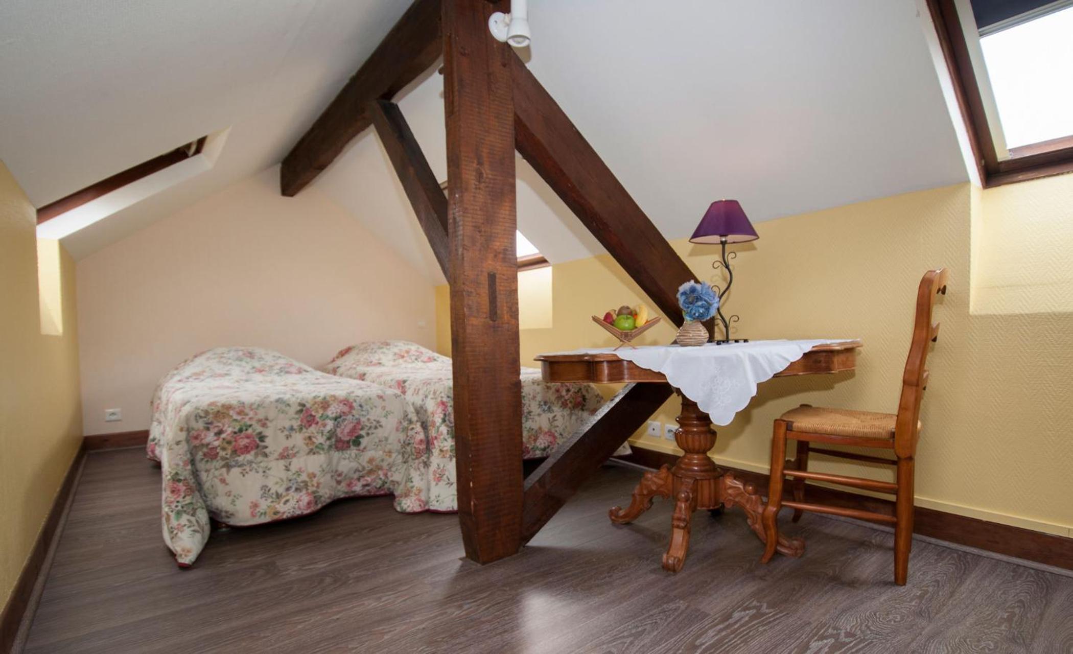 Mezzanine Room photo 2