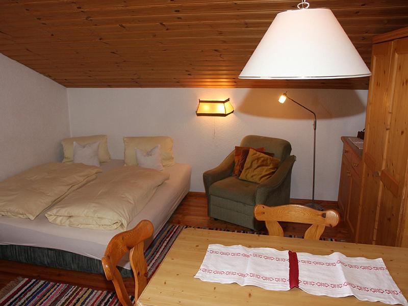 One-Bedroom Apartment (5 Adults)