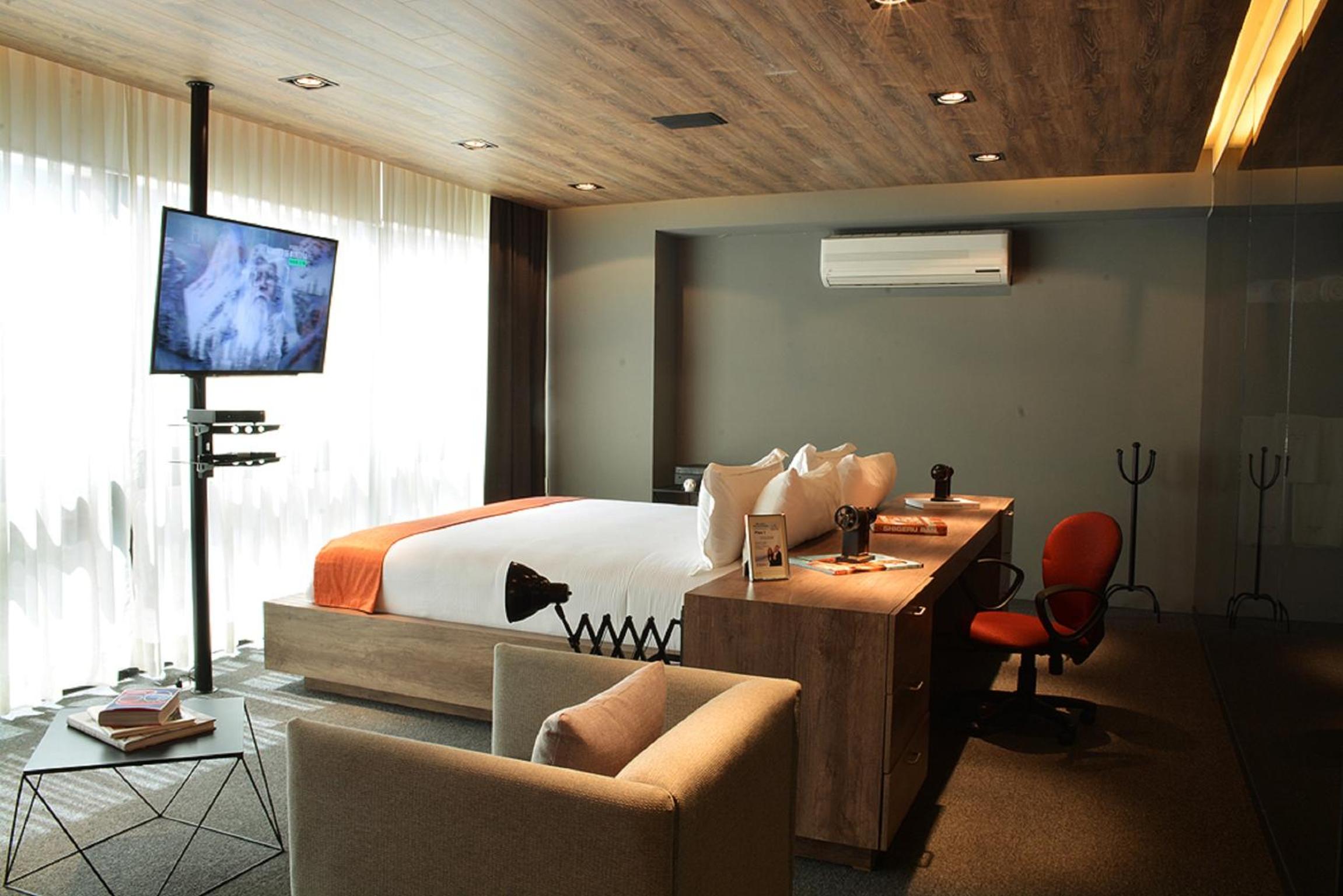 Deluxe Suite - Photo 14