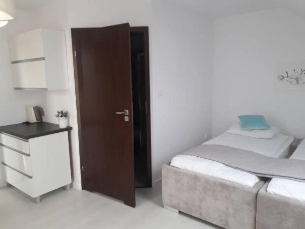 Quadruple Room with Private Bathroom photo 2