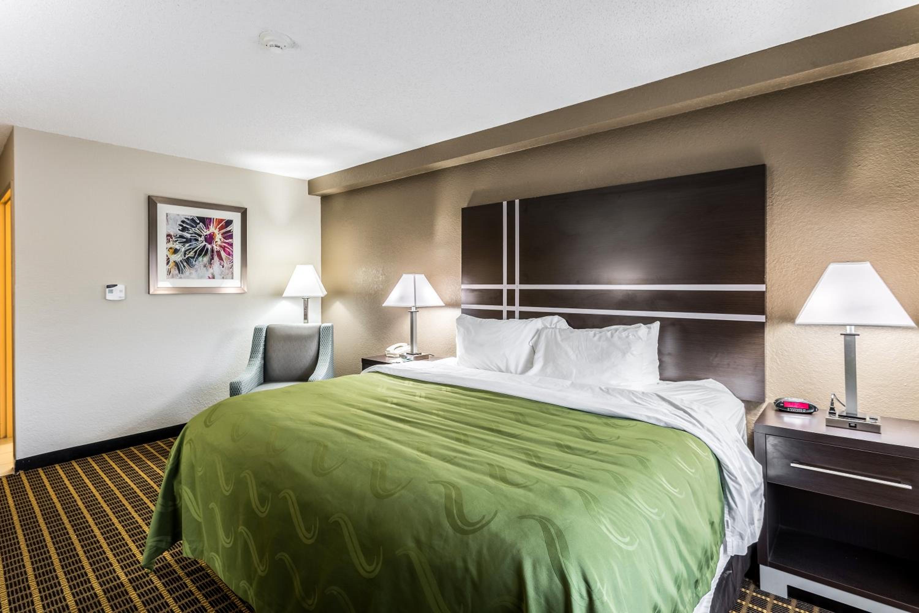 King Room - Non-Smoking - Photo 1