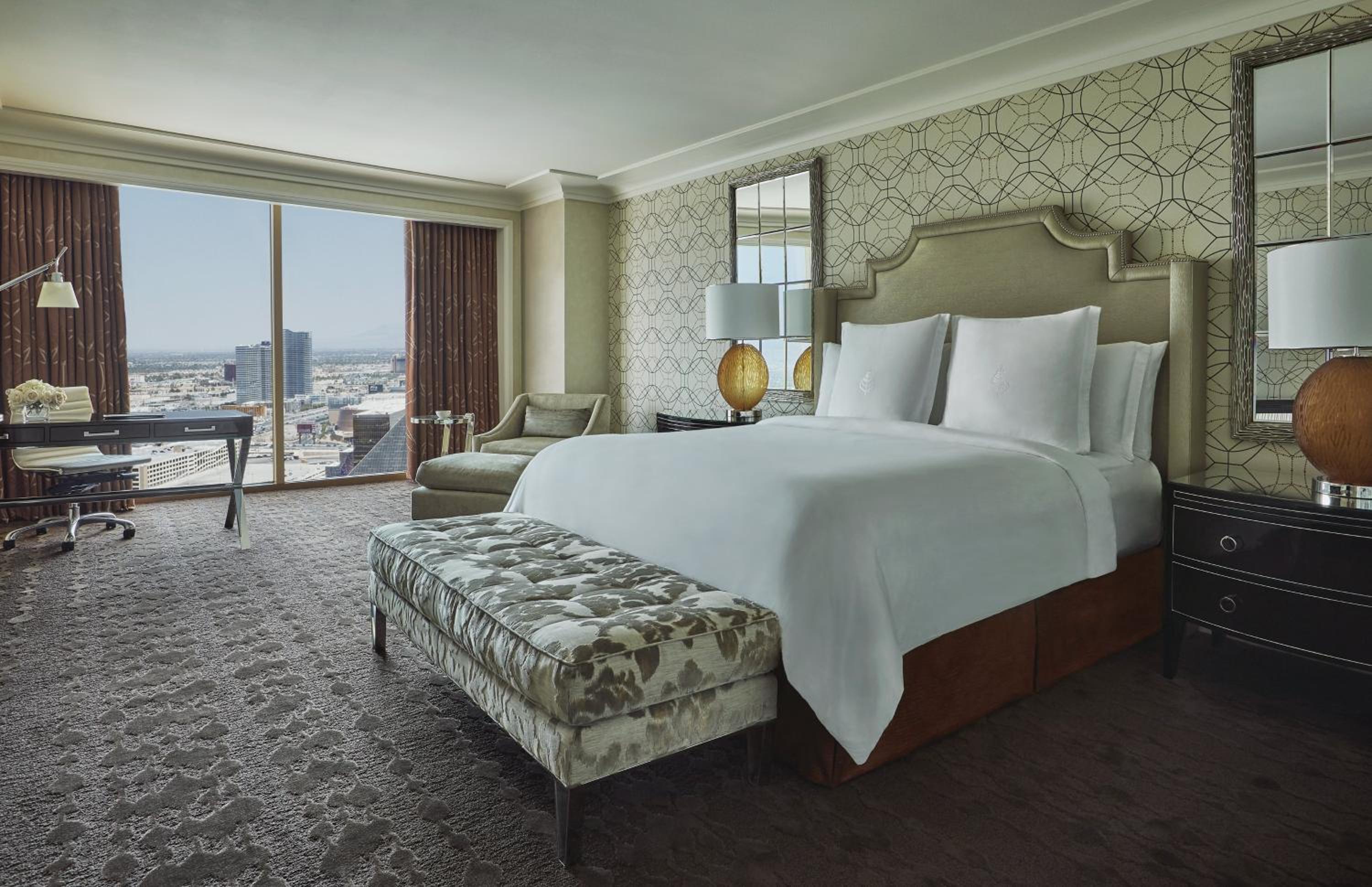 King Room with Stadium View - Photo 3