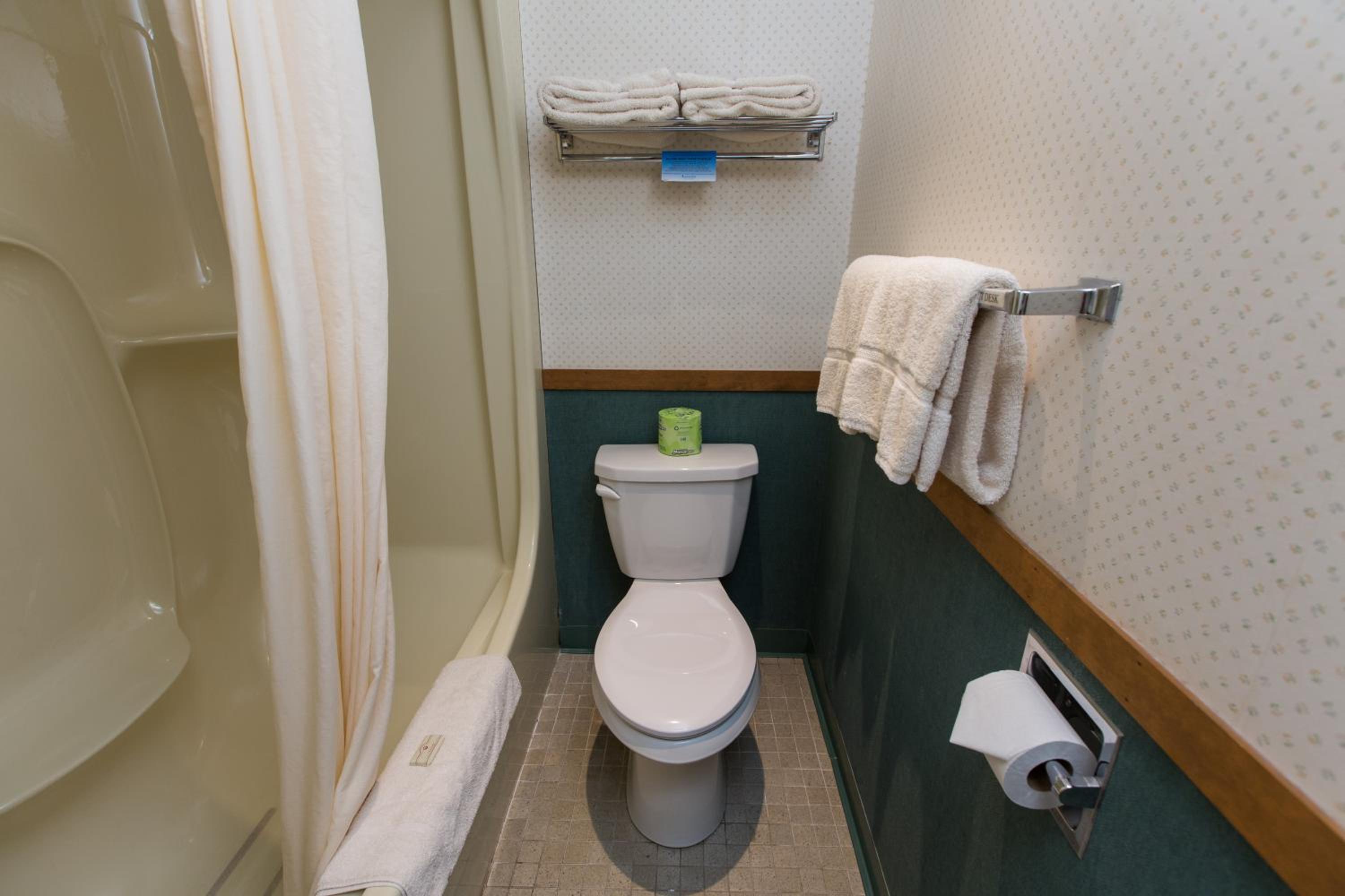 Double Queen Room - Photo 26