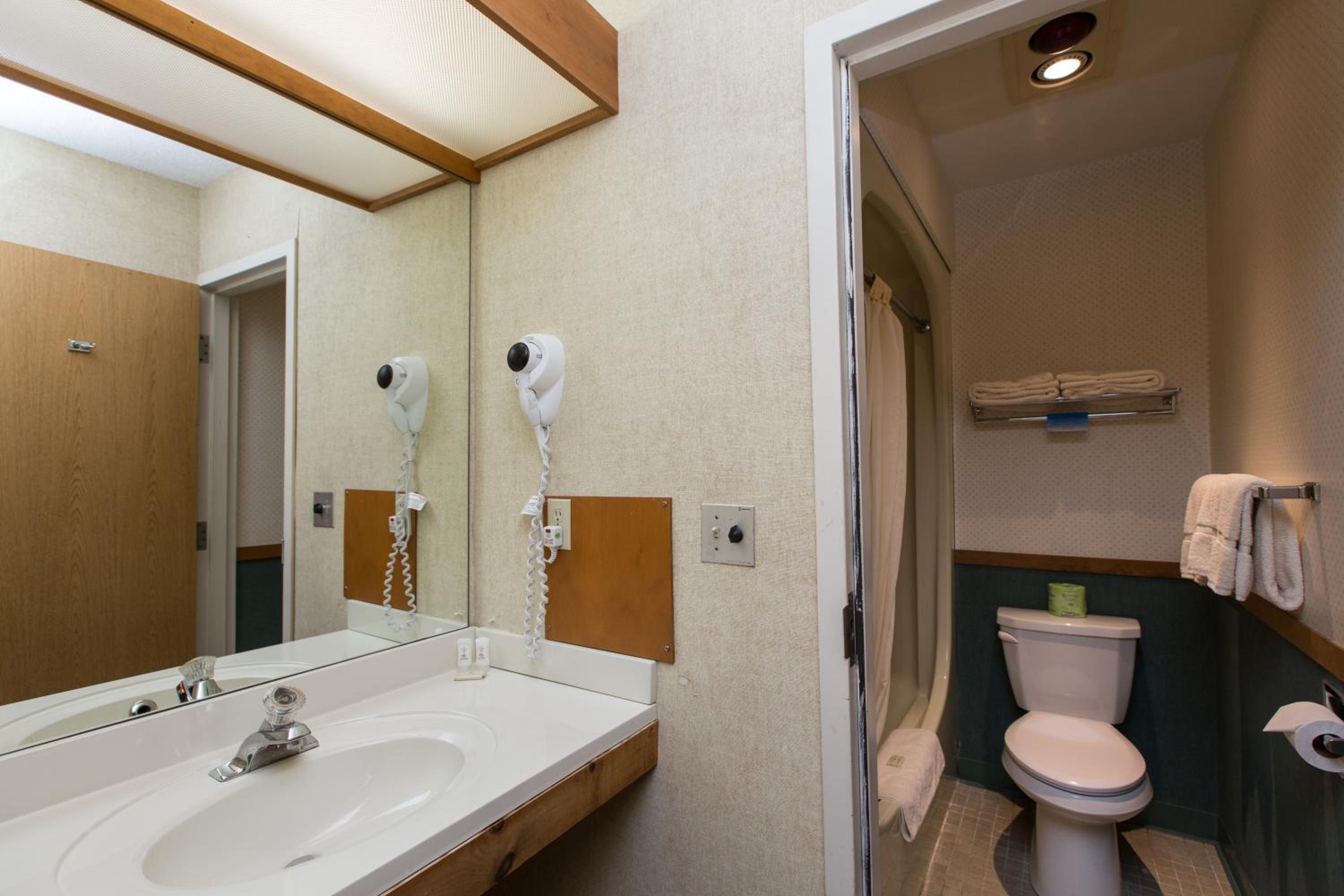 Double Queen Room - Photo 27