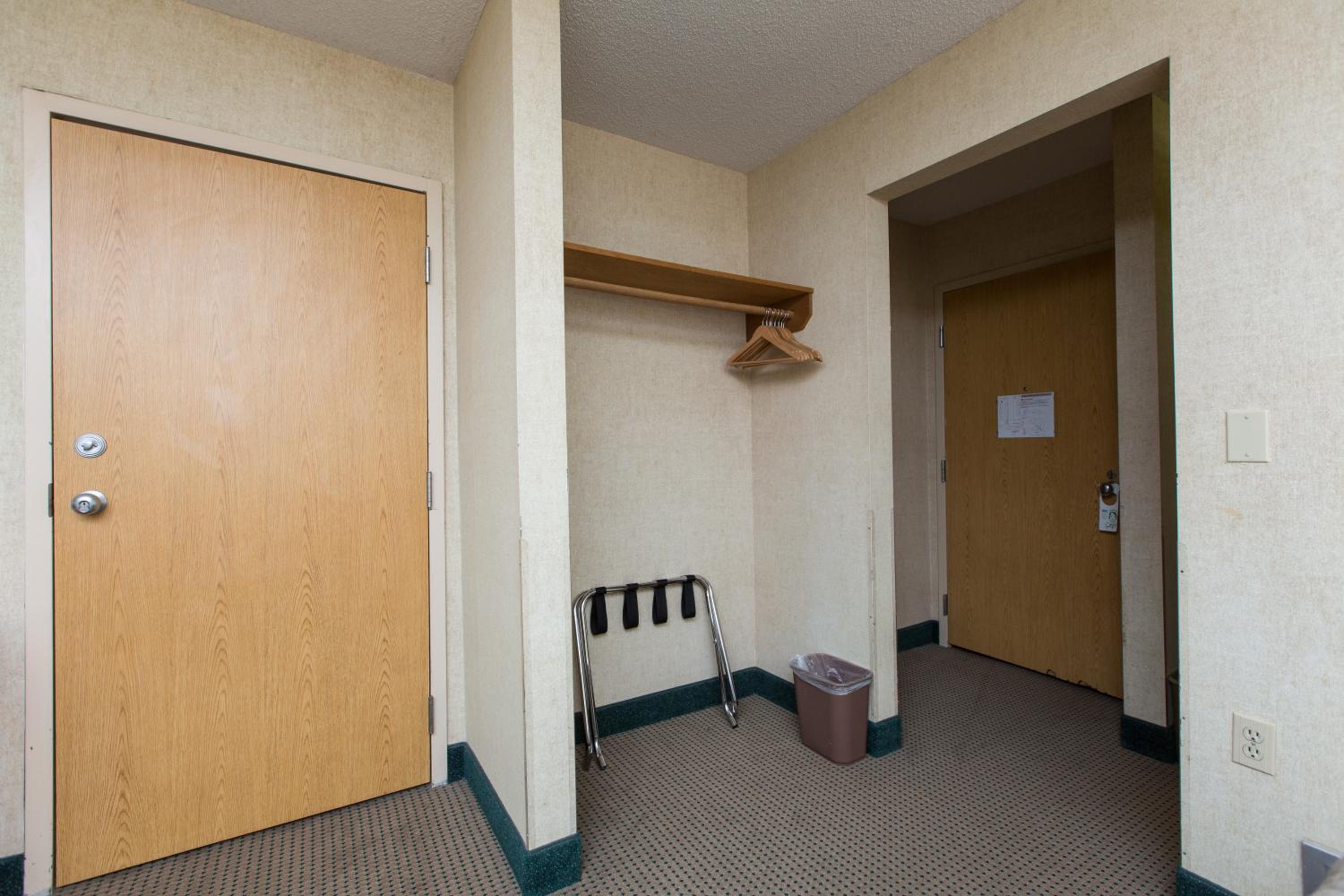 Double Queen Room - Photo 22