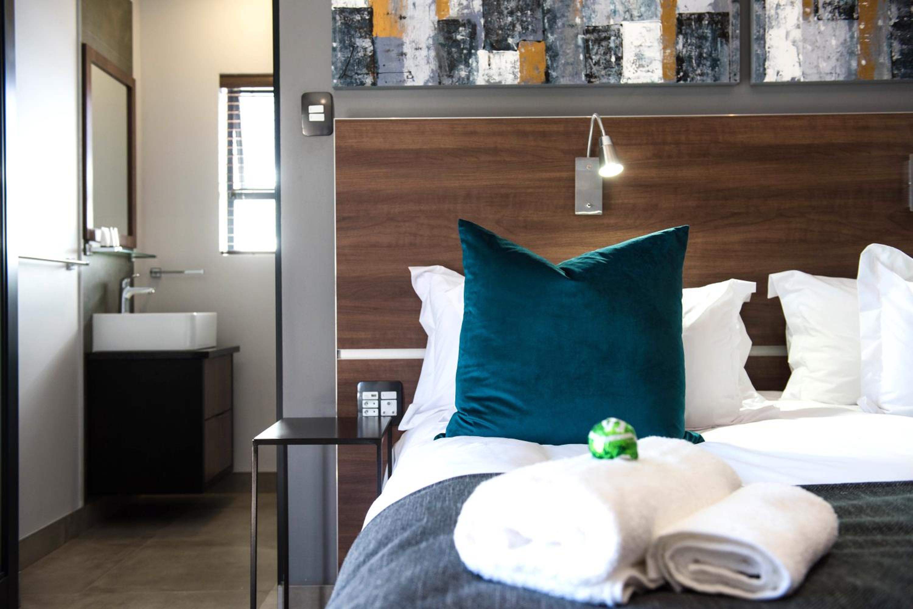 Double or Twin Room with Private Bathroom - Photo 3