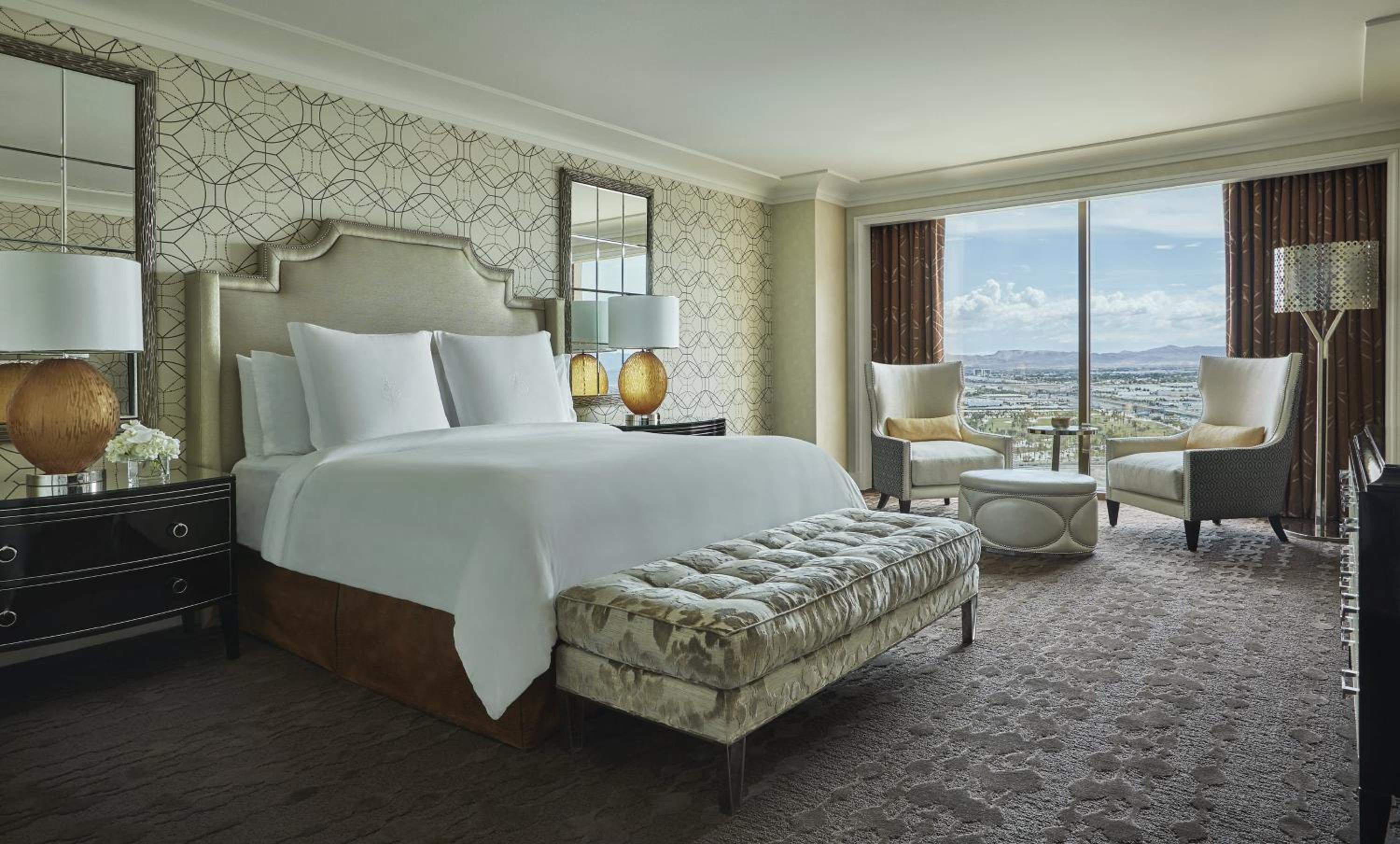 One-Bedroom Suite - Photo 1