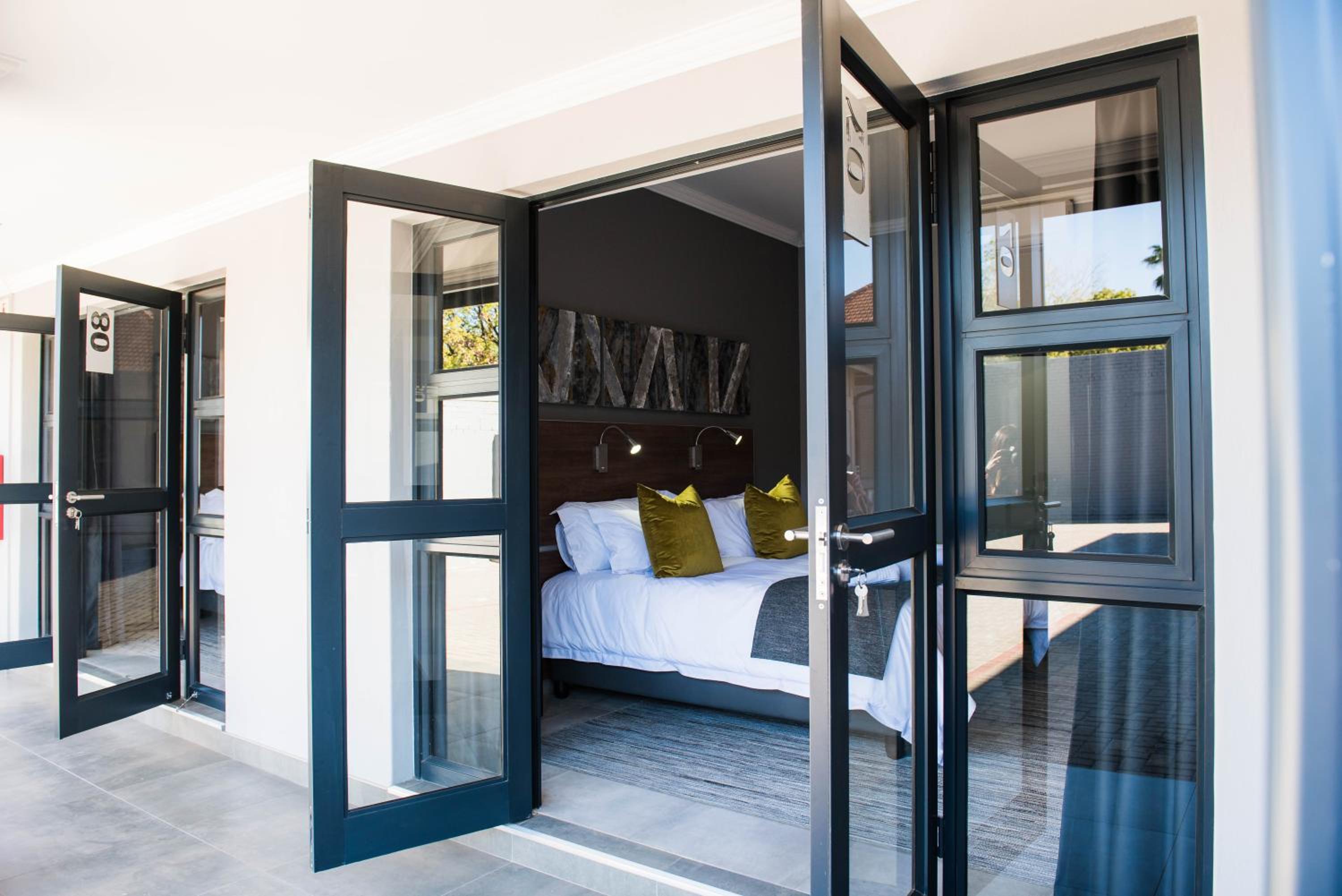 Deluxe Double or Twin Room photo 3