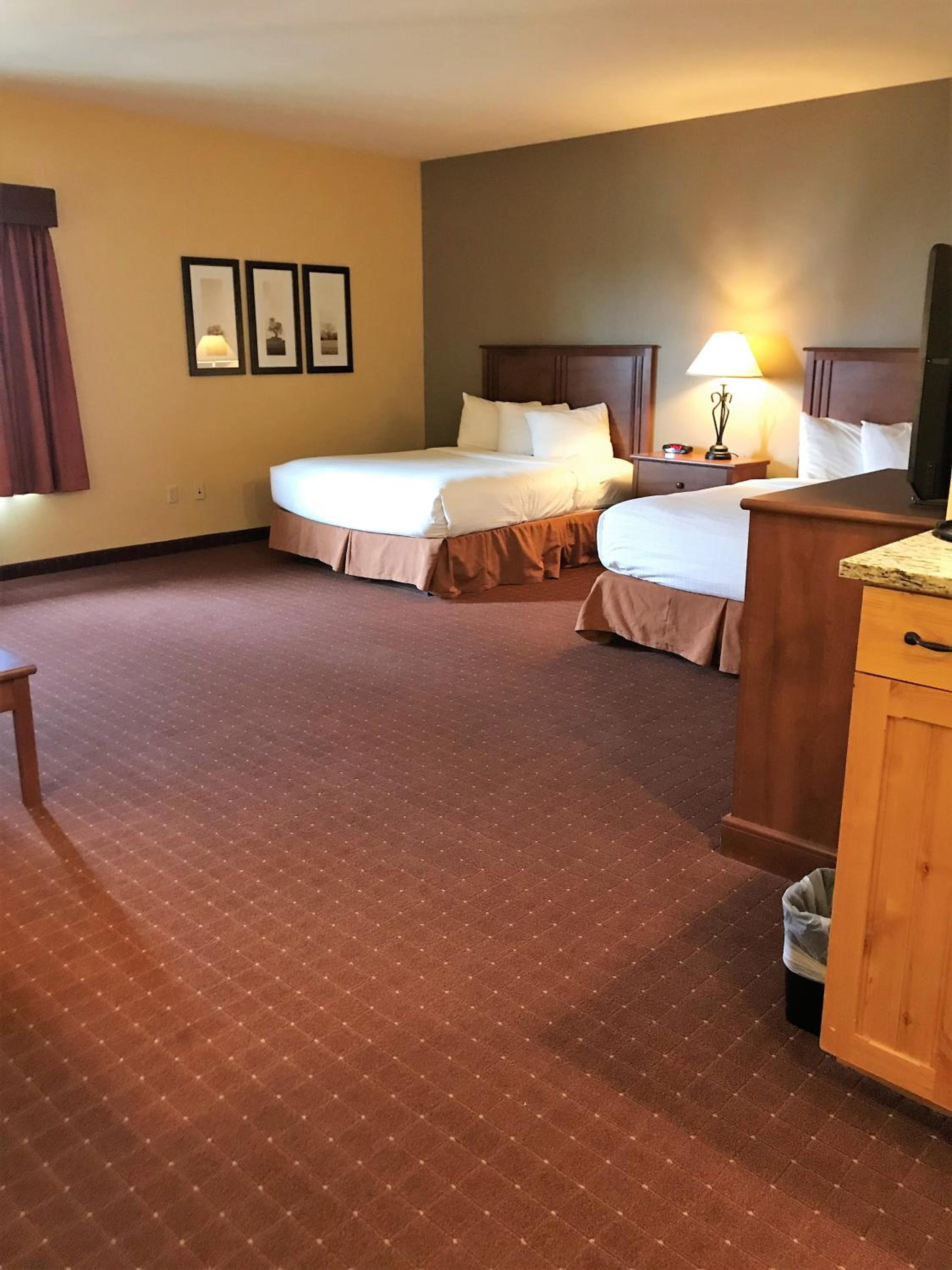 Suite with Two Queen Beds - Non-Smoking - Photo 7