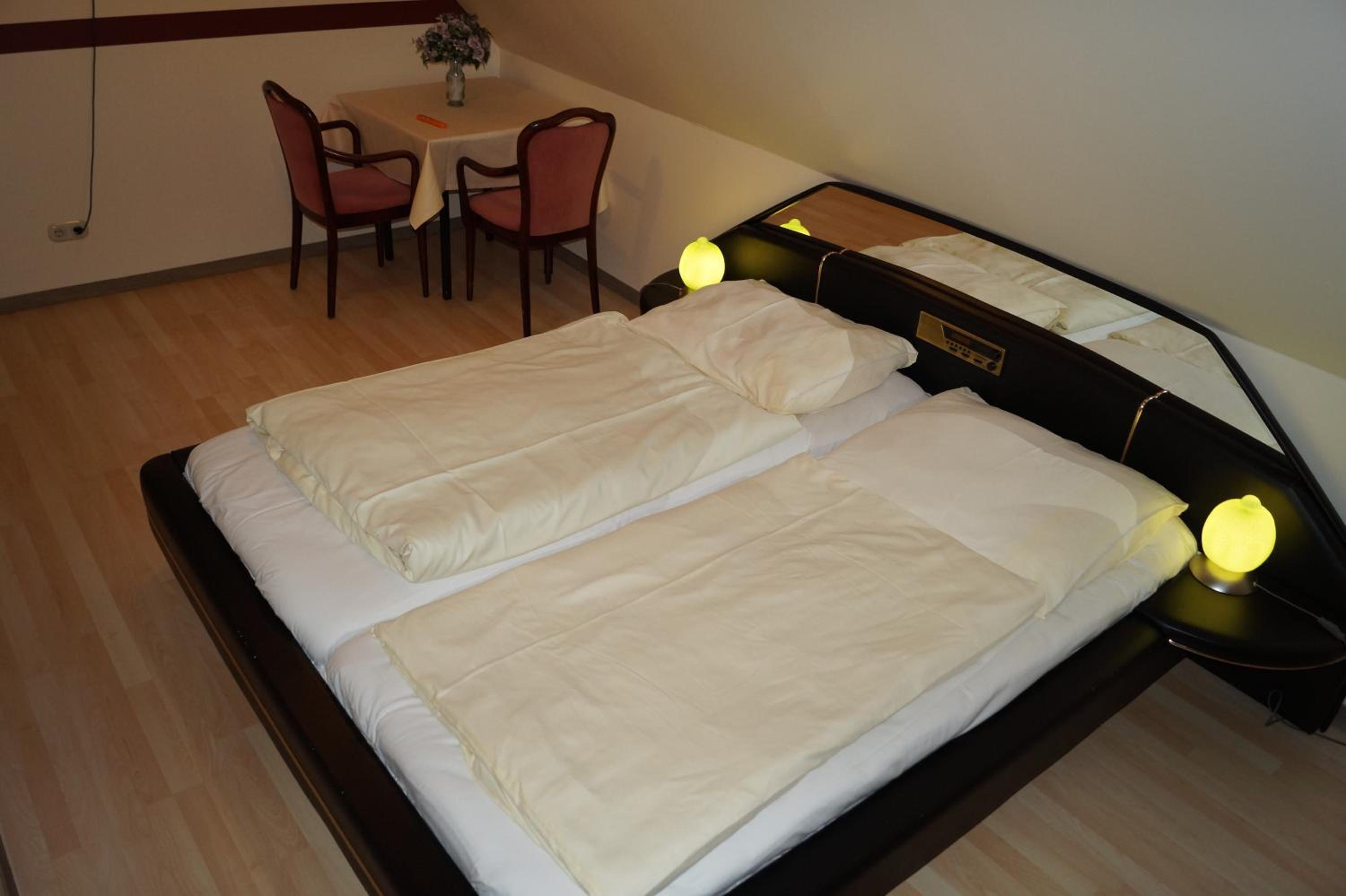 Small Double Room - Photo 3