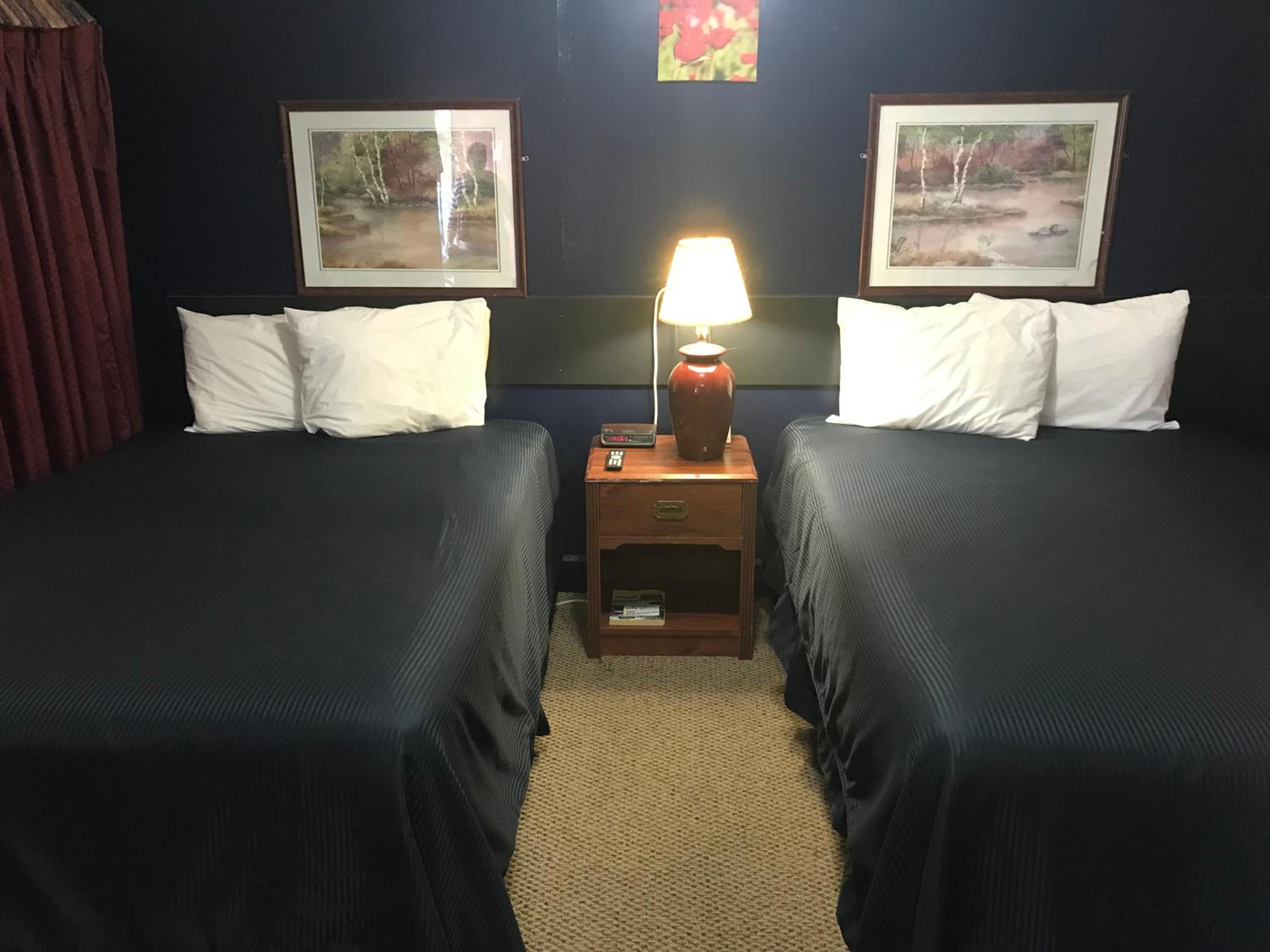 Standard Full Room with Two Double Beds - Non-Smoking photo 3