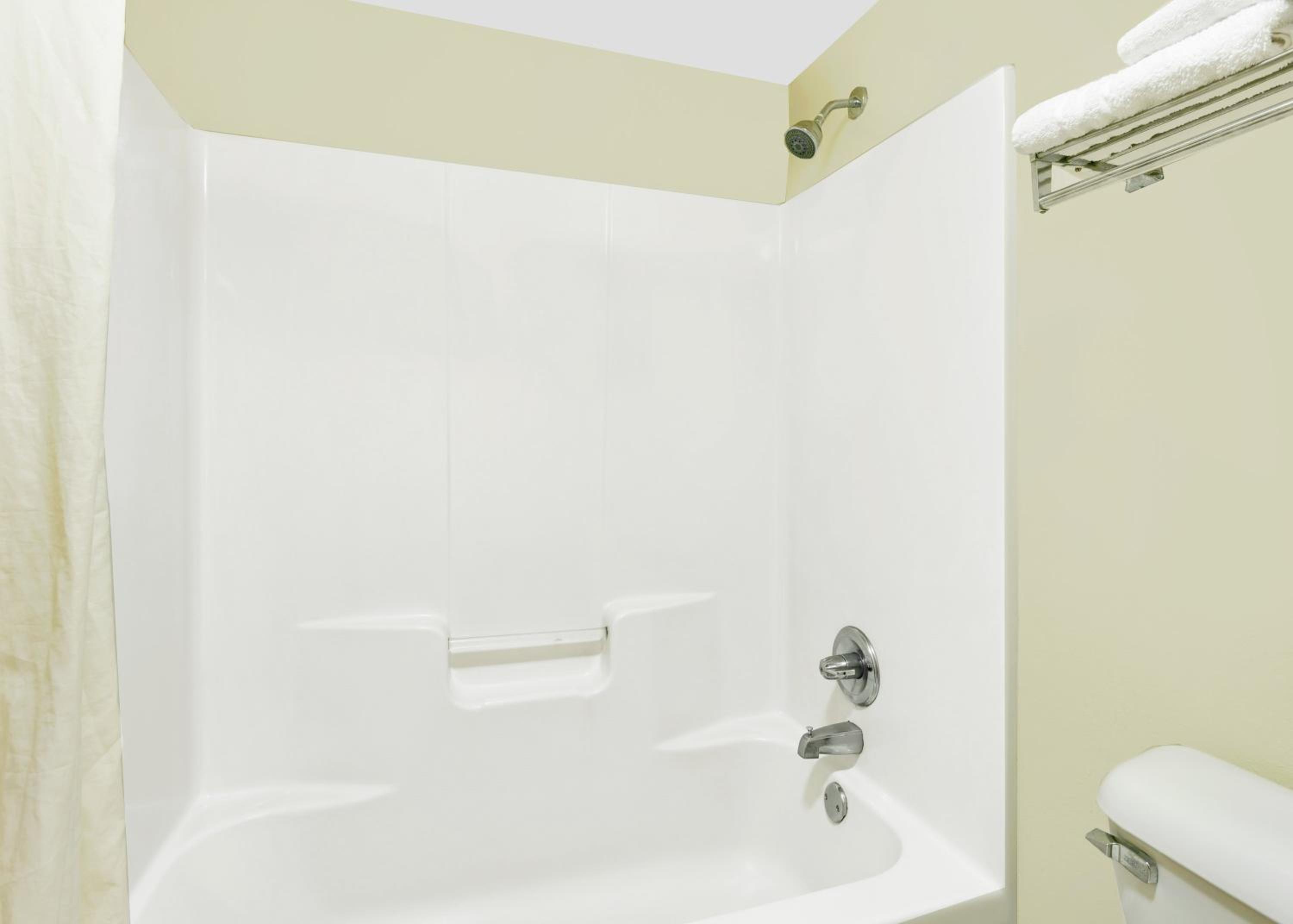 King Room - Non-Smoking - Photo 3