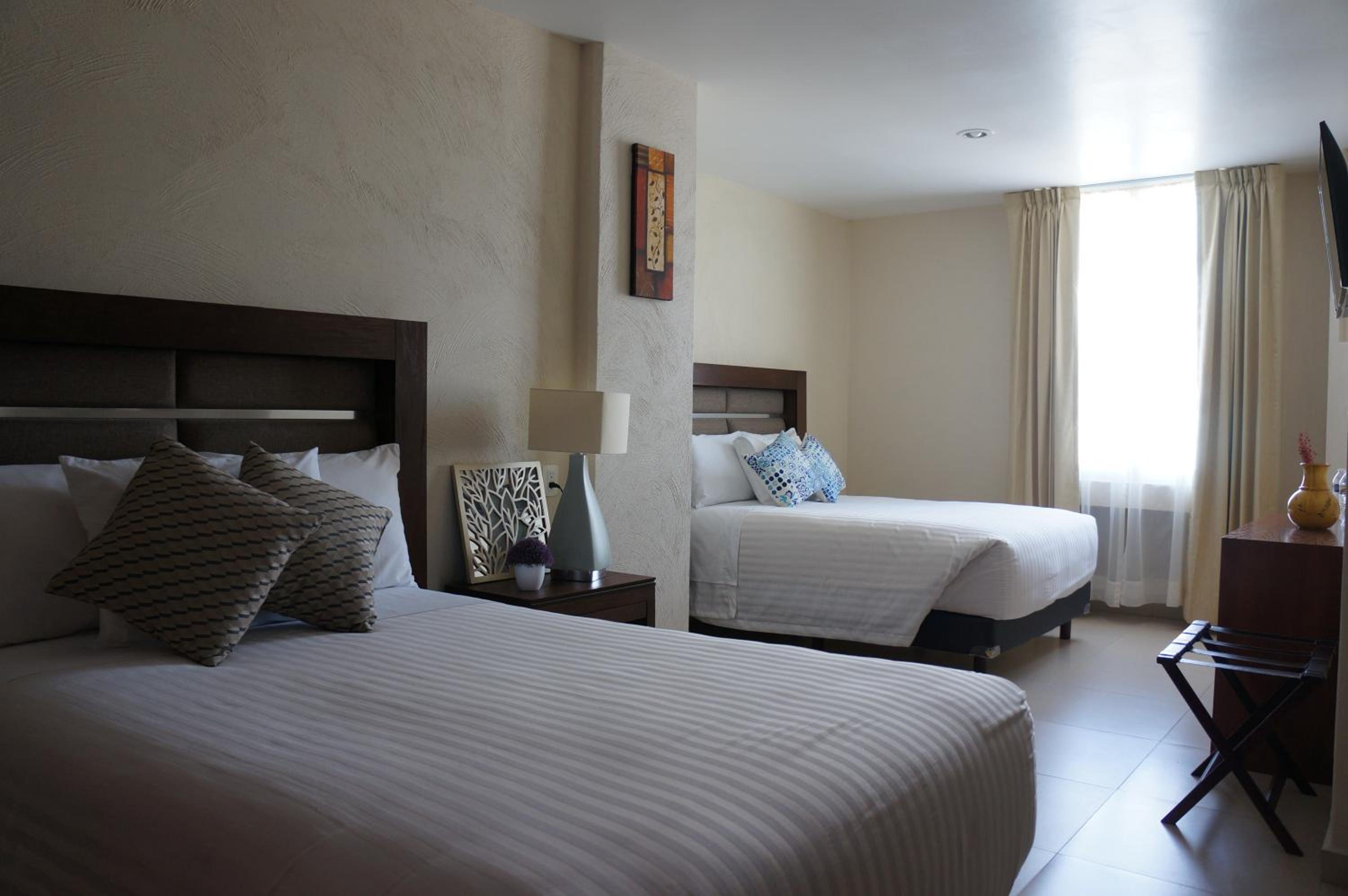 Twin Room - Photo 8