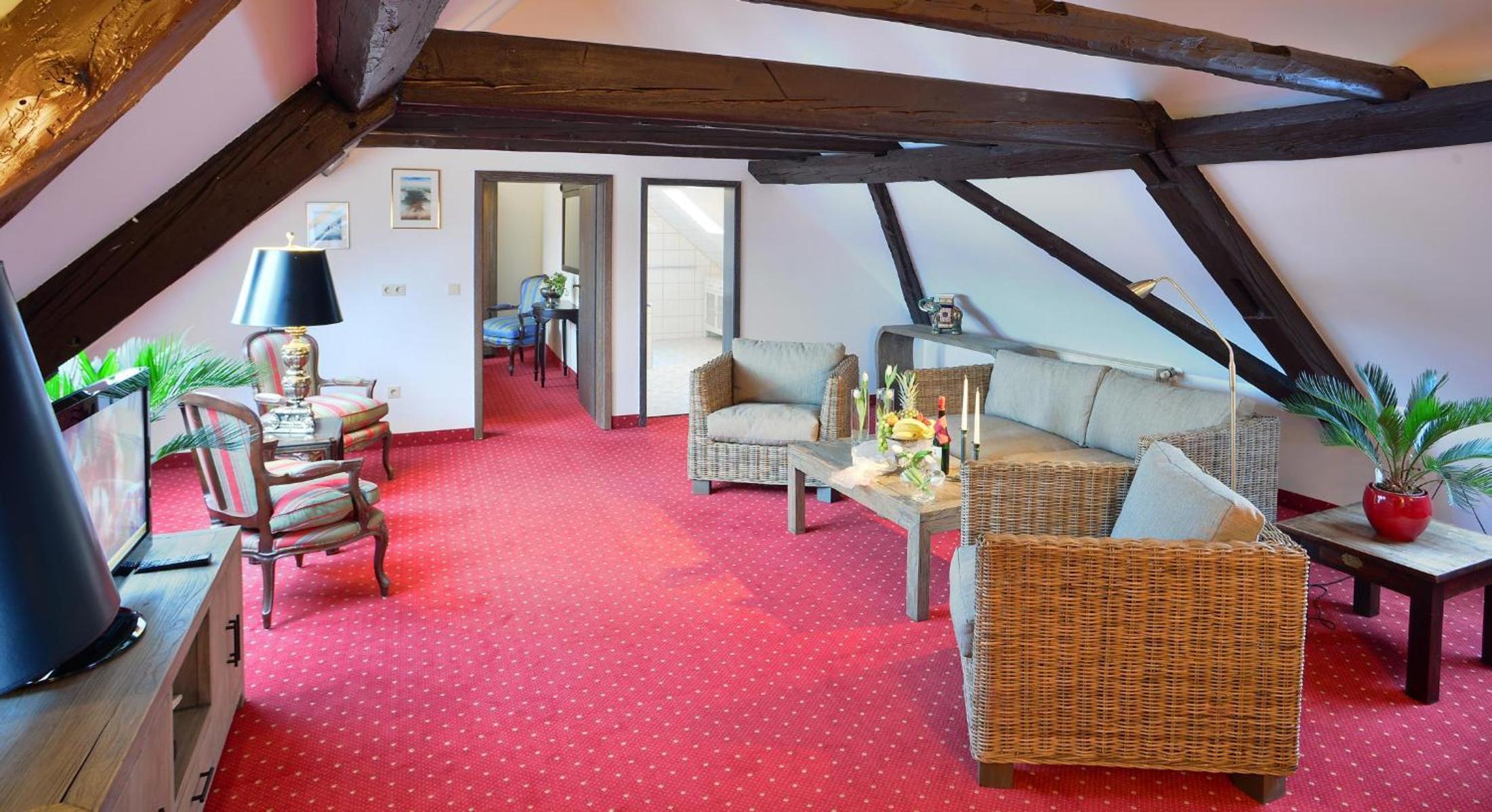 Suite - Photo 2