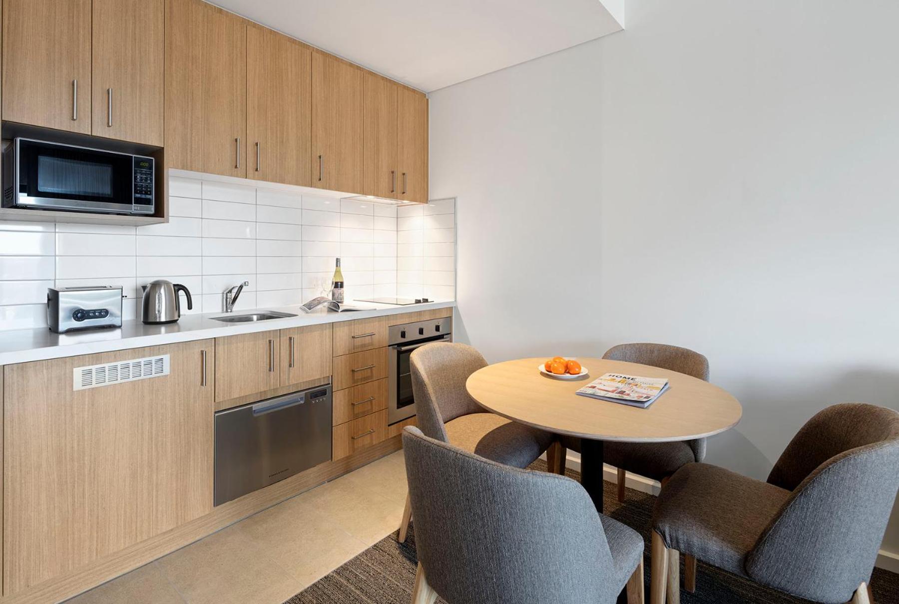 One Bedroom Apartment with Living room - Non Smoking photo 2