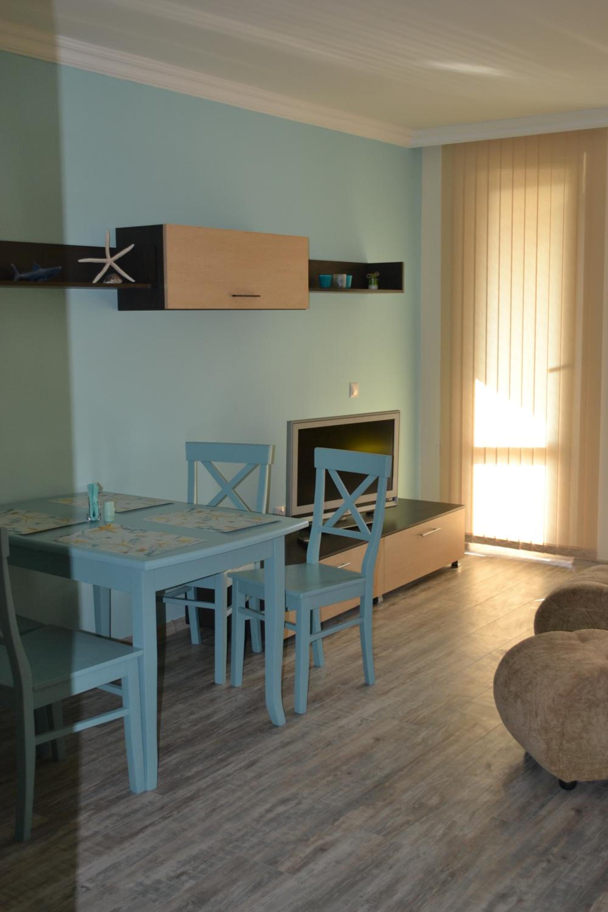 Apartment photo 3