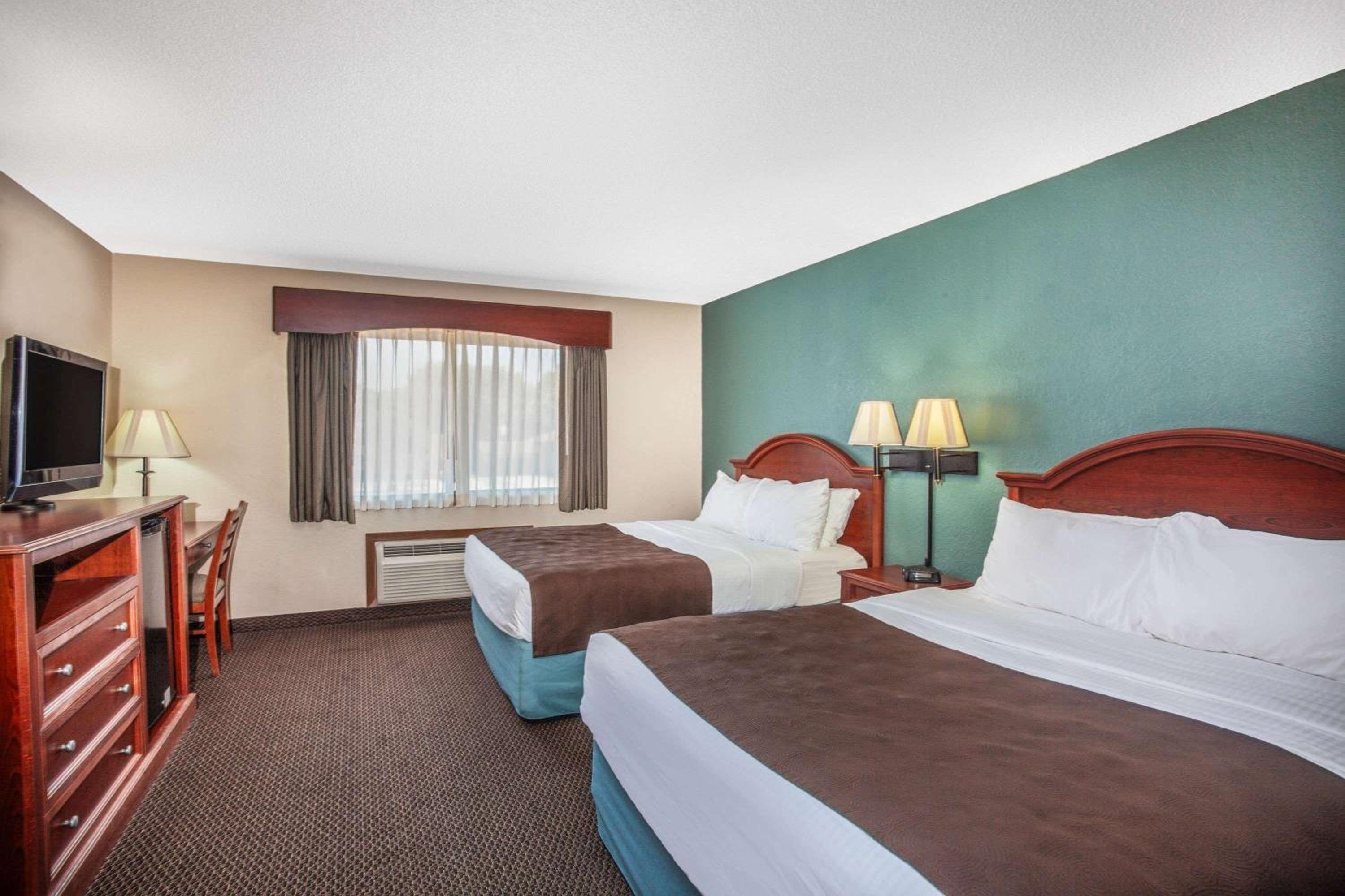 Queen Room with Two Queen Beds - Non-Smoking