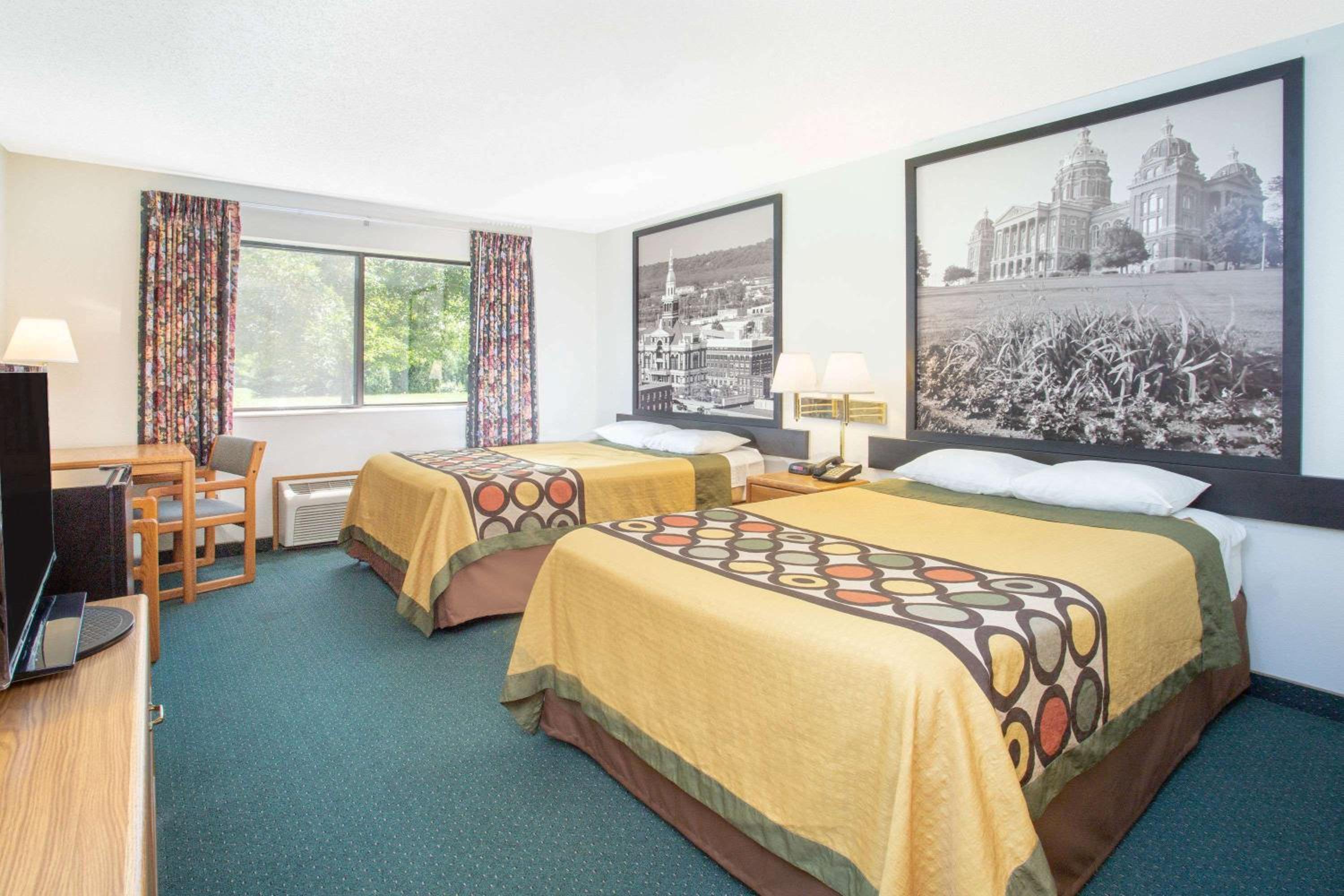 Double Room With Two Double Beds - Smoking photo 1