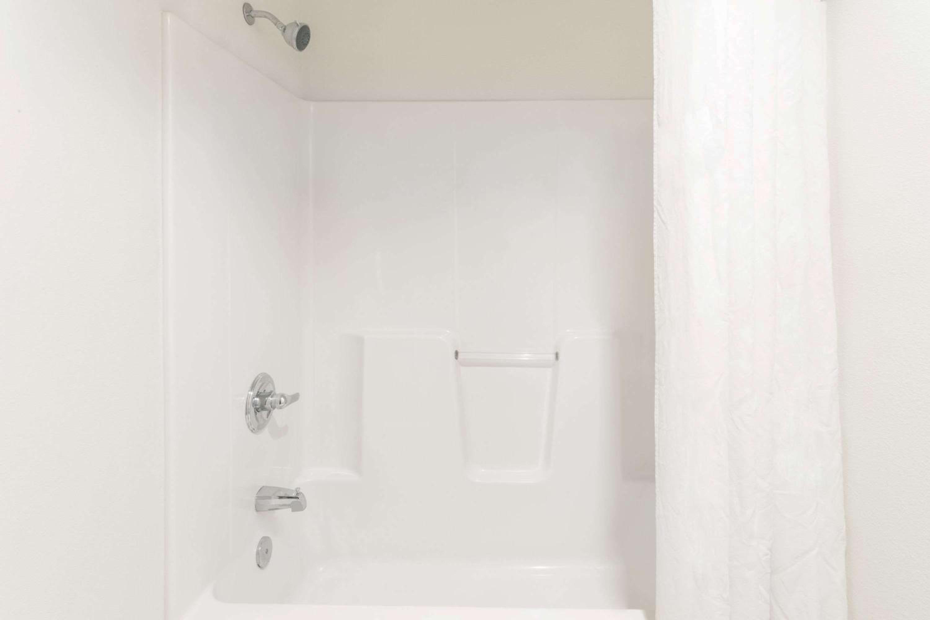 Budget King Suite photo 2