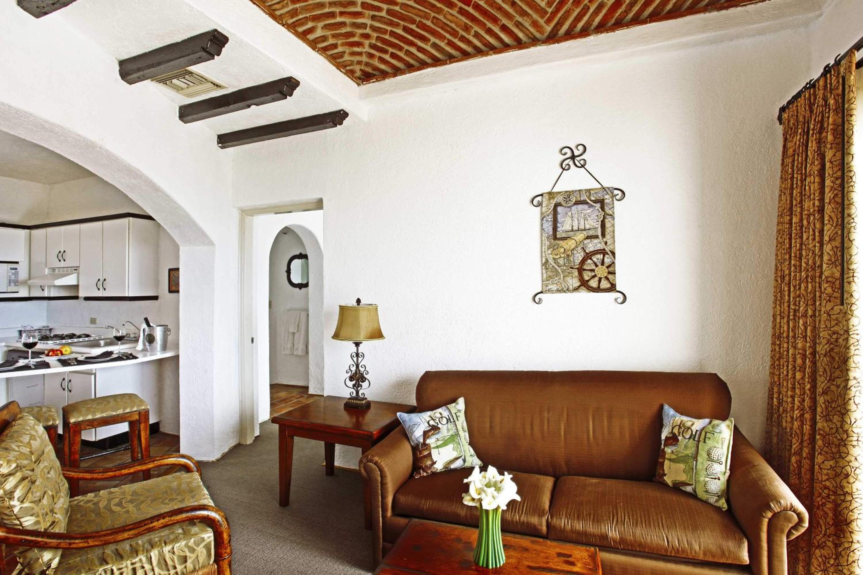 Suite with Two Double Beds - Photo 1