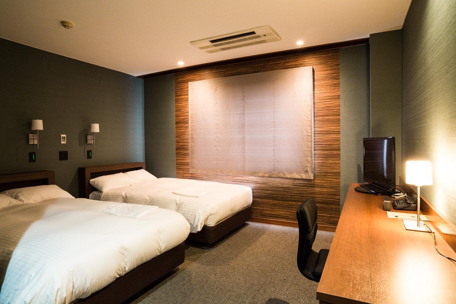 Twin Room - Non-Smoking - Photo 1
