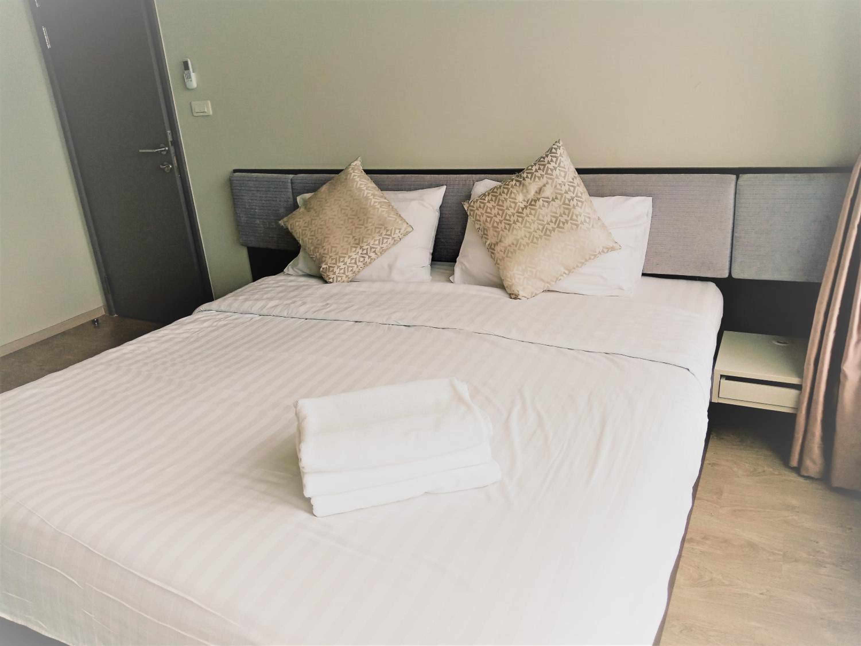 Two-Bedroom Apartment with Balcony and Sea View - Photo 79