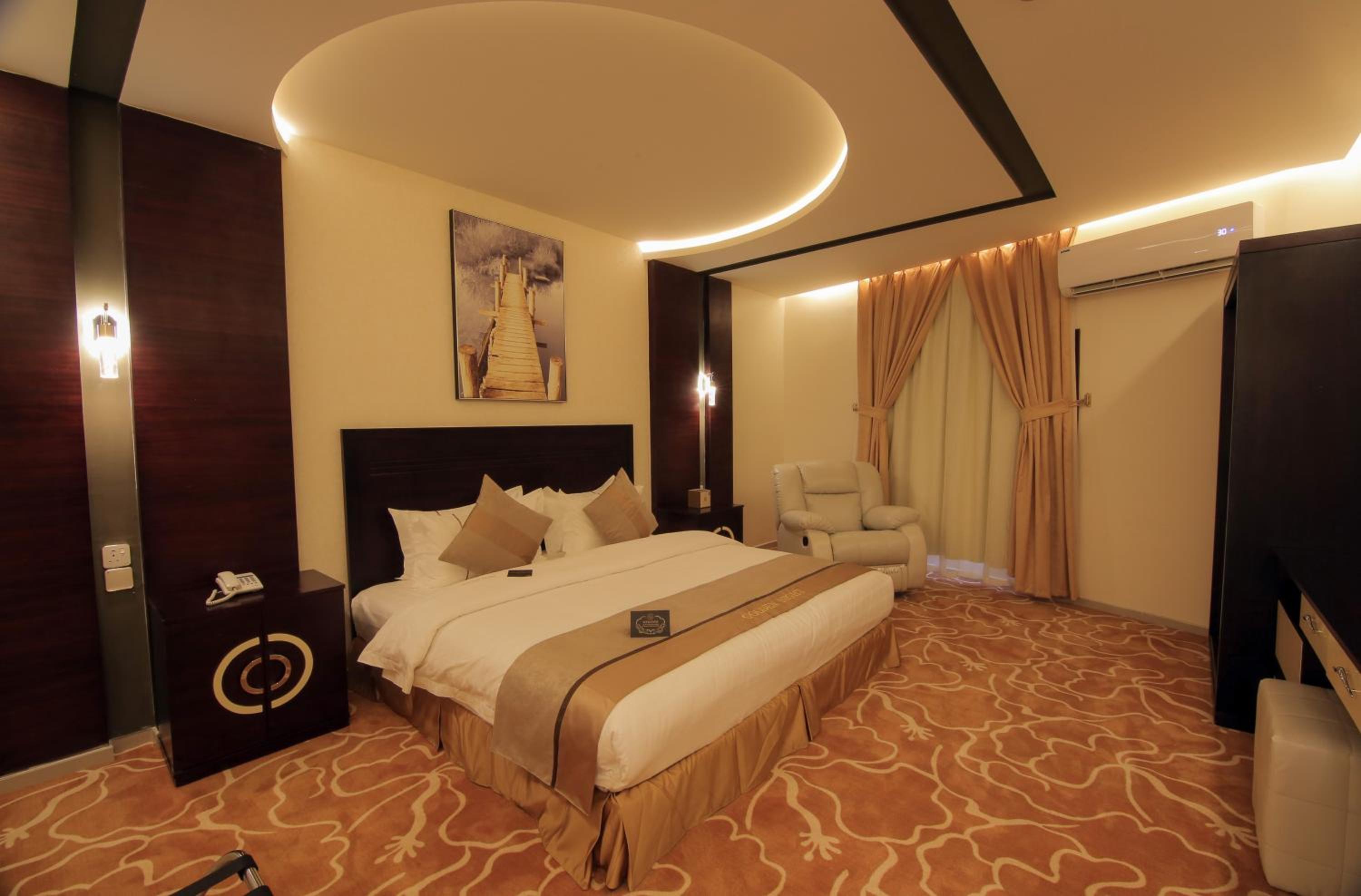 Superior King Suite