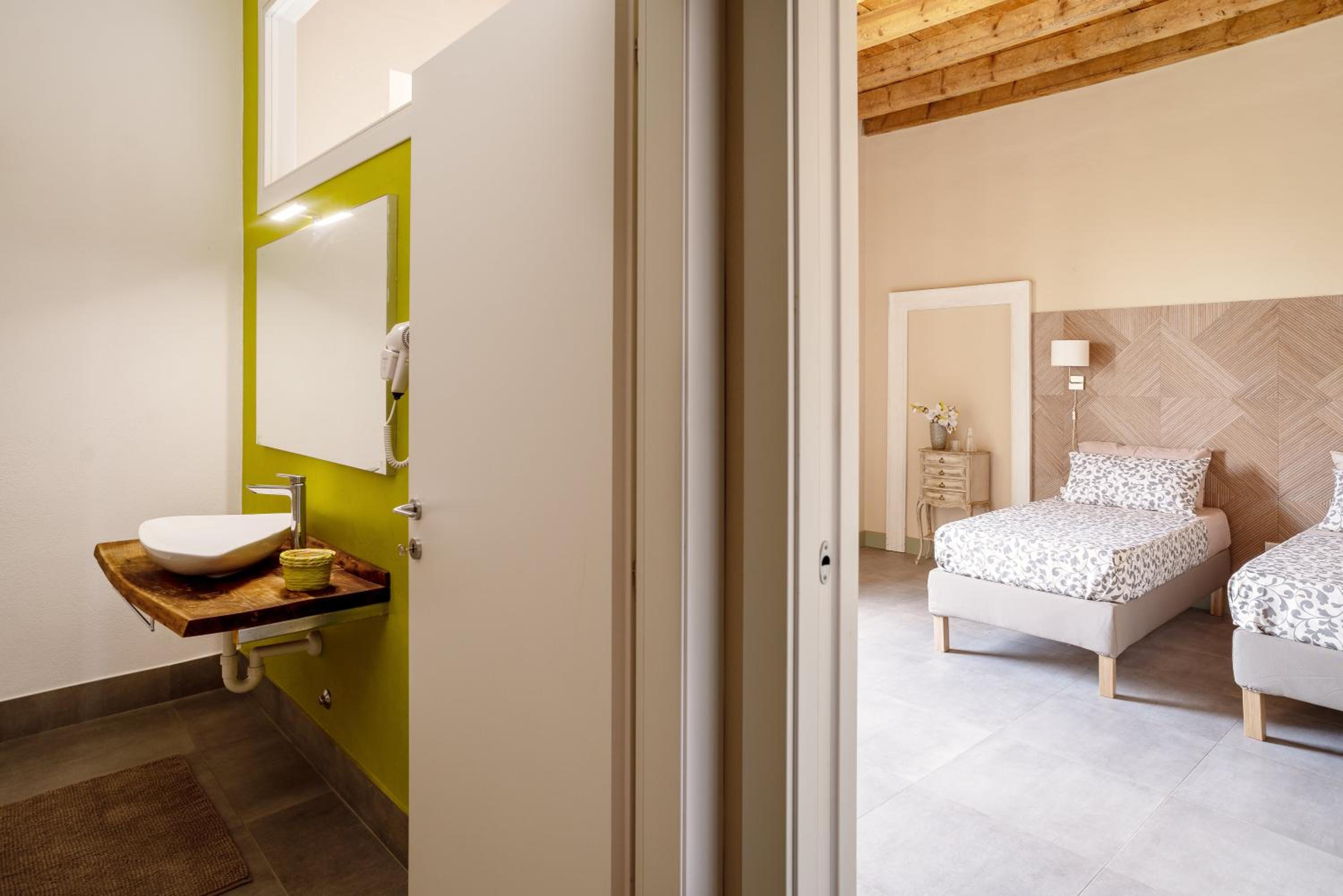 Double or Twin Room with Garden View photo 2
