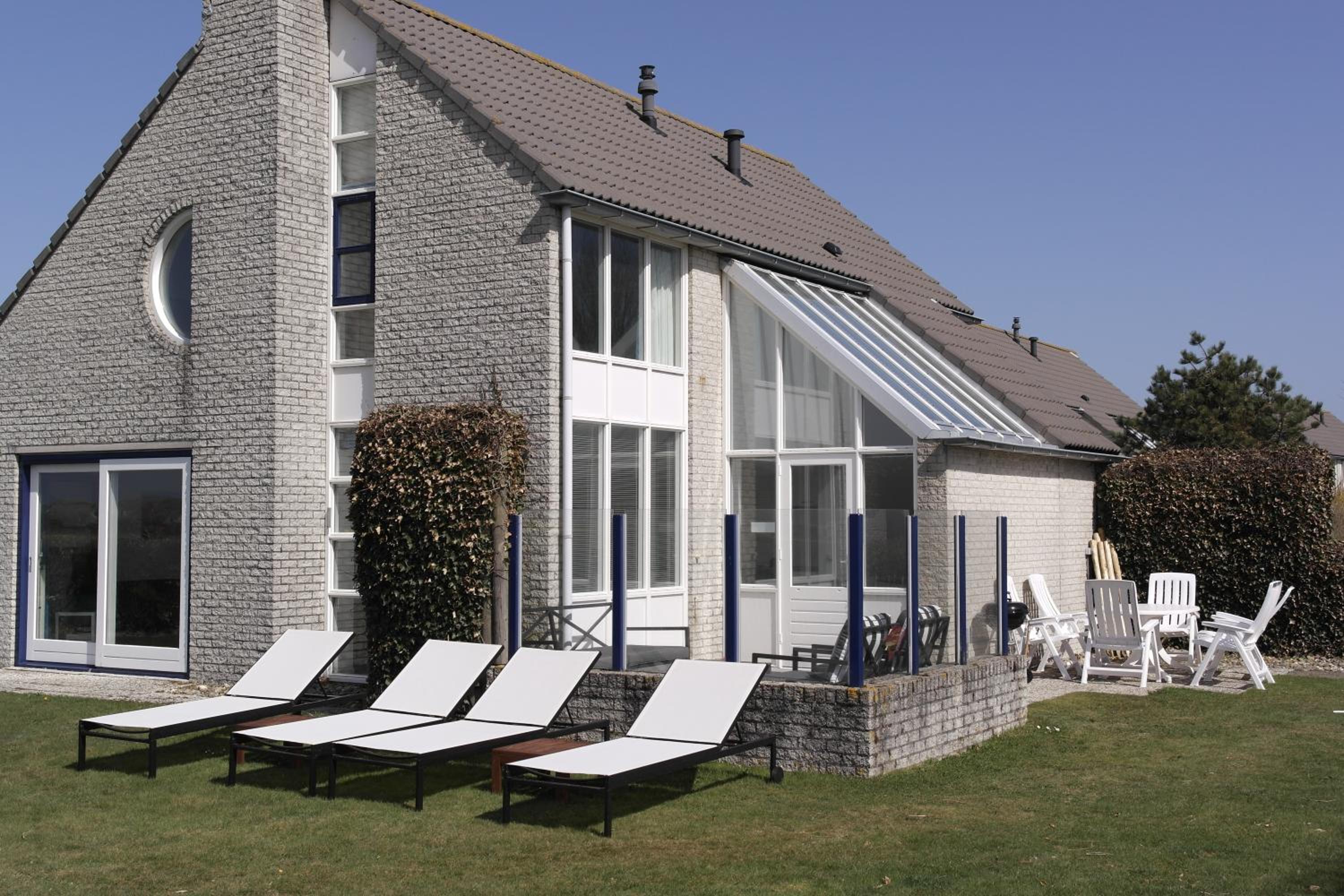Four-Bedroom House photo 1