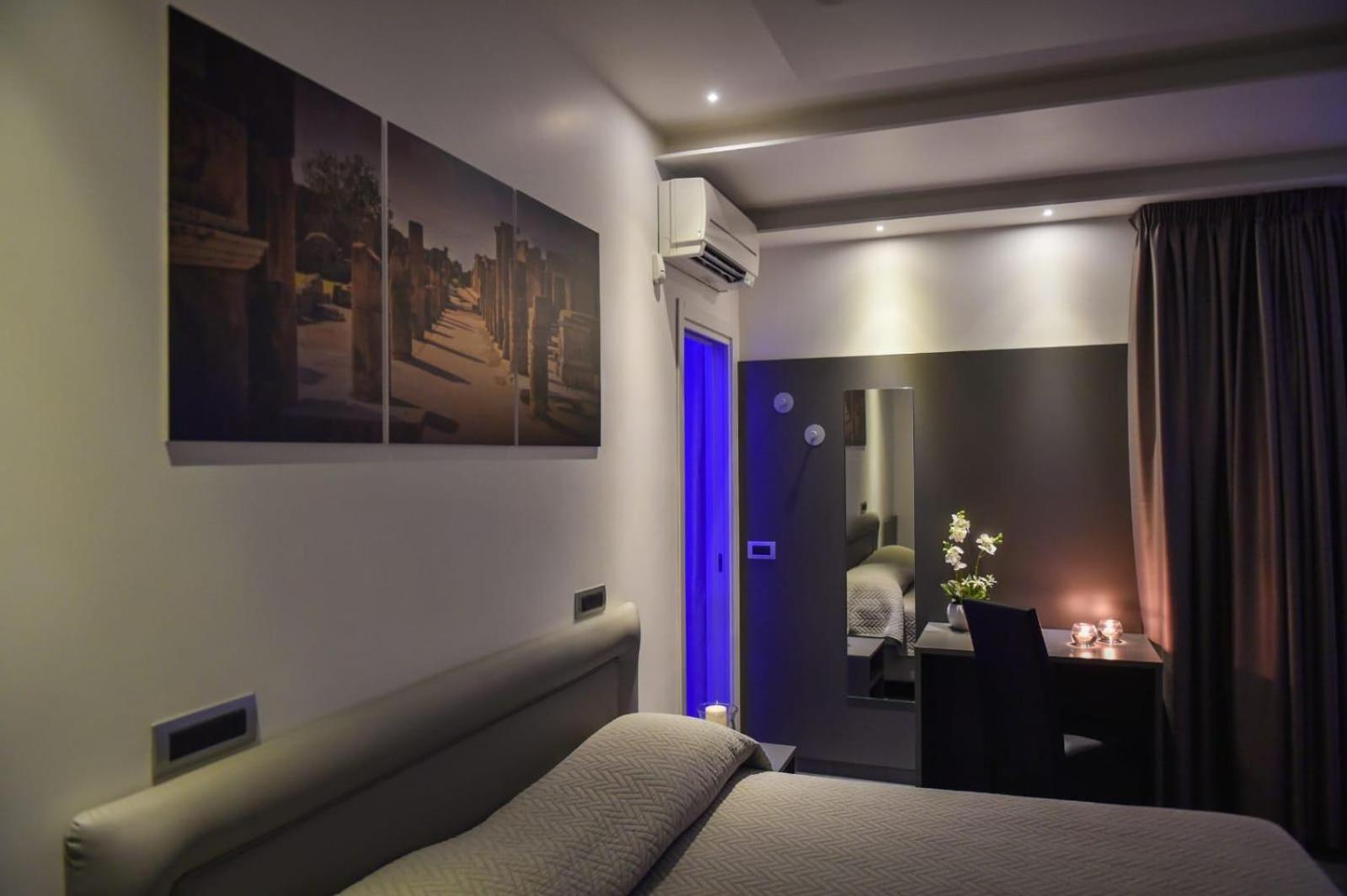 Double or Twin Room with Balcony - Photo 52