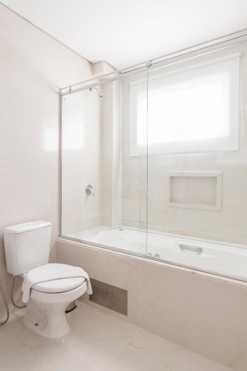 King Suite with Spa Bath photo 2